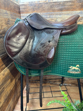 17.5" Antares Monoflap Jump Saddle
