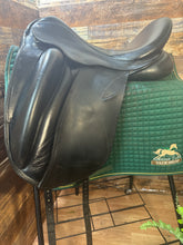 18" Custom Wolfgang Solo Dressage Saddle