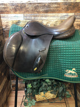 16" Camelot Wide Close Contact Saddle