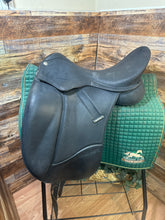 18" Wintec Isabell Dressage Saddle