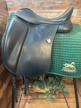 16.5" bates Dressage 16.5" flap Adj Tree (med installed)