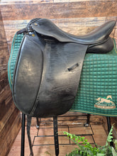 18" Circuit Dressage Saddle 5.5 Tree/ 17" Flap