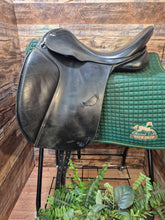 17.5" Duett Fidelis Dressage Saddle