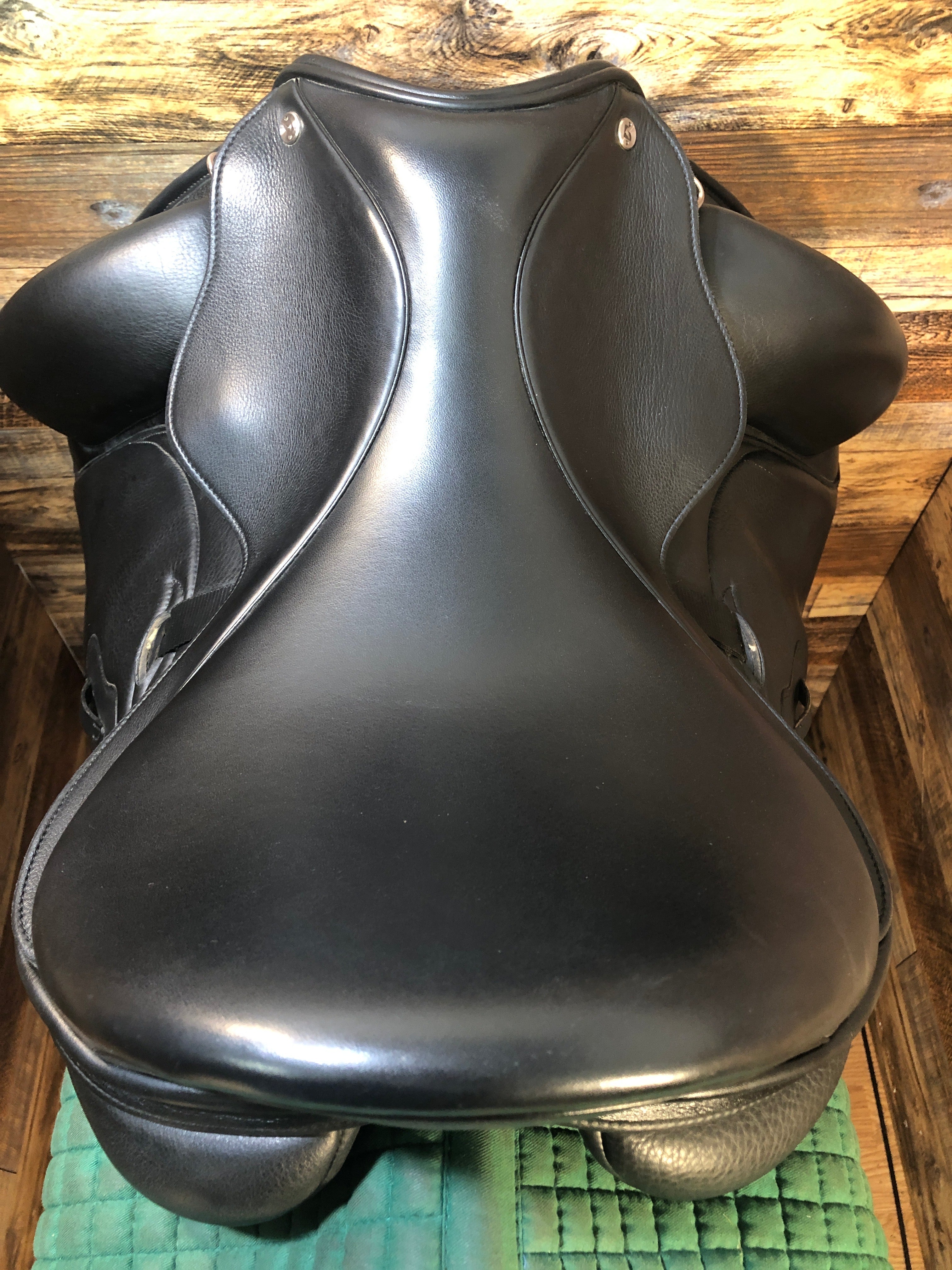 17" Envy Motion Dressage Saddle