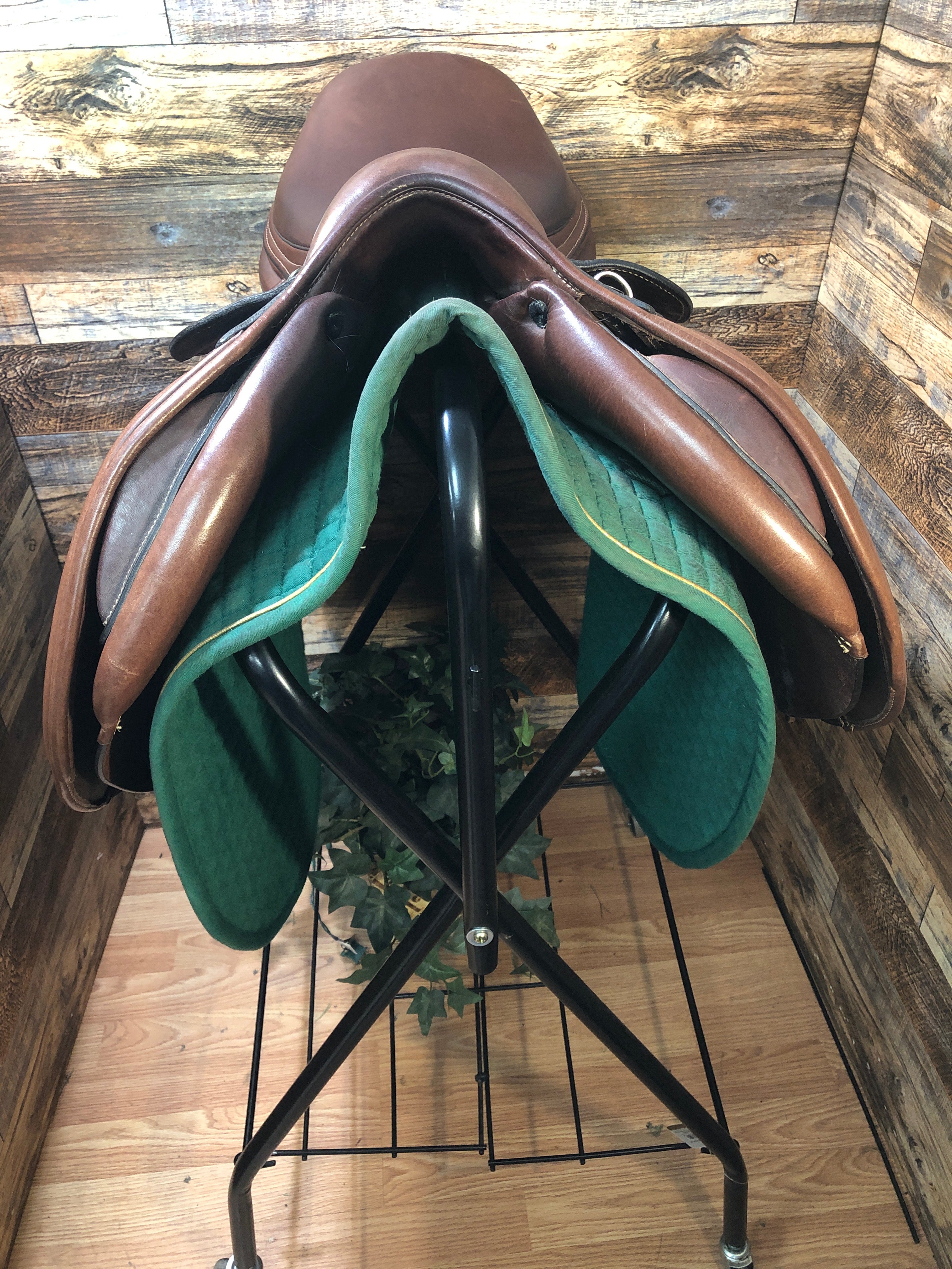 17.5" Dover Circuit Premier Saddle