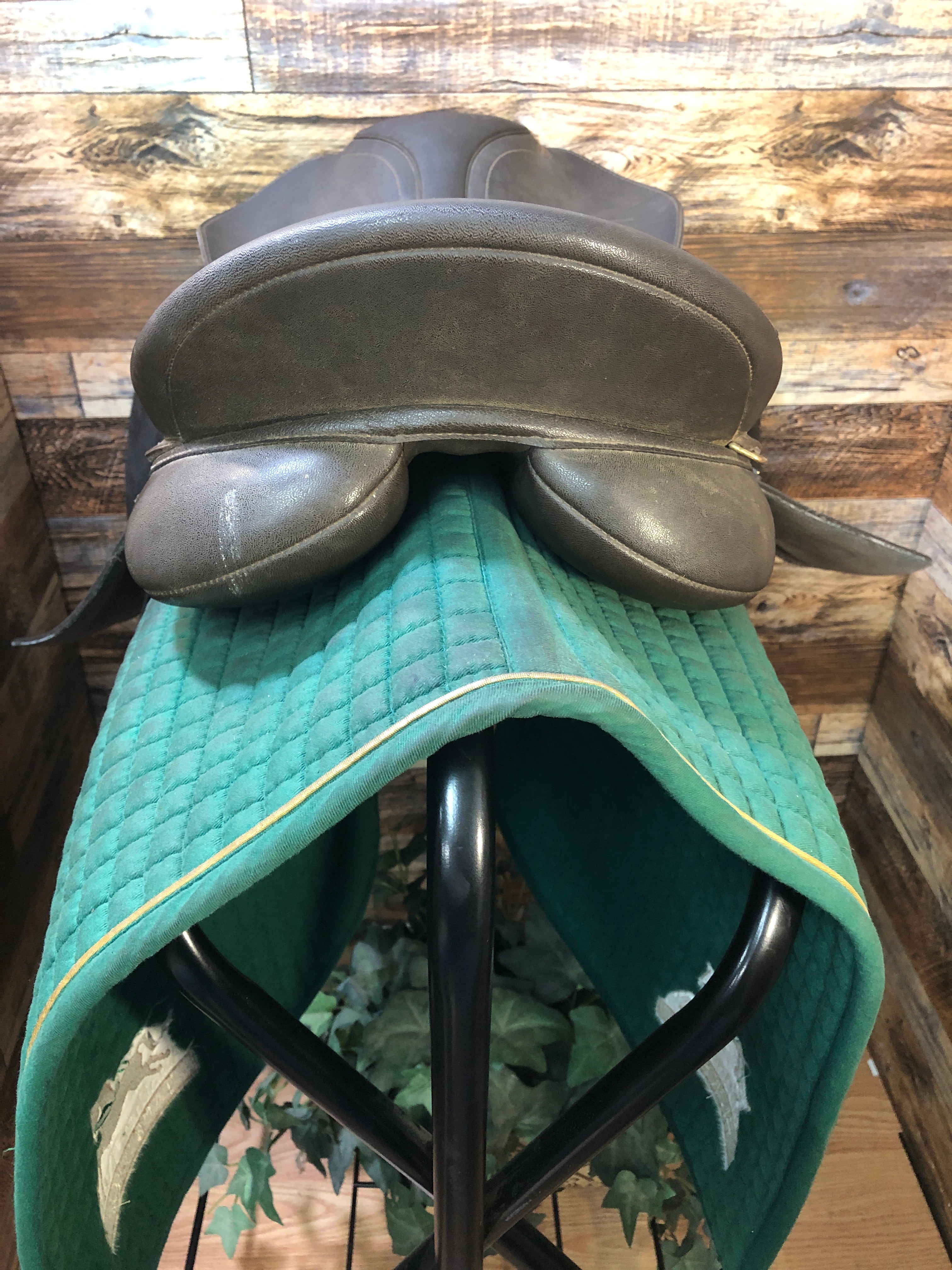 17" Wintec All Purpose Saddle