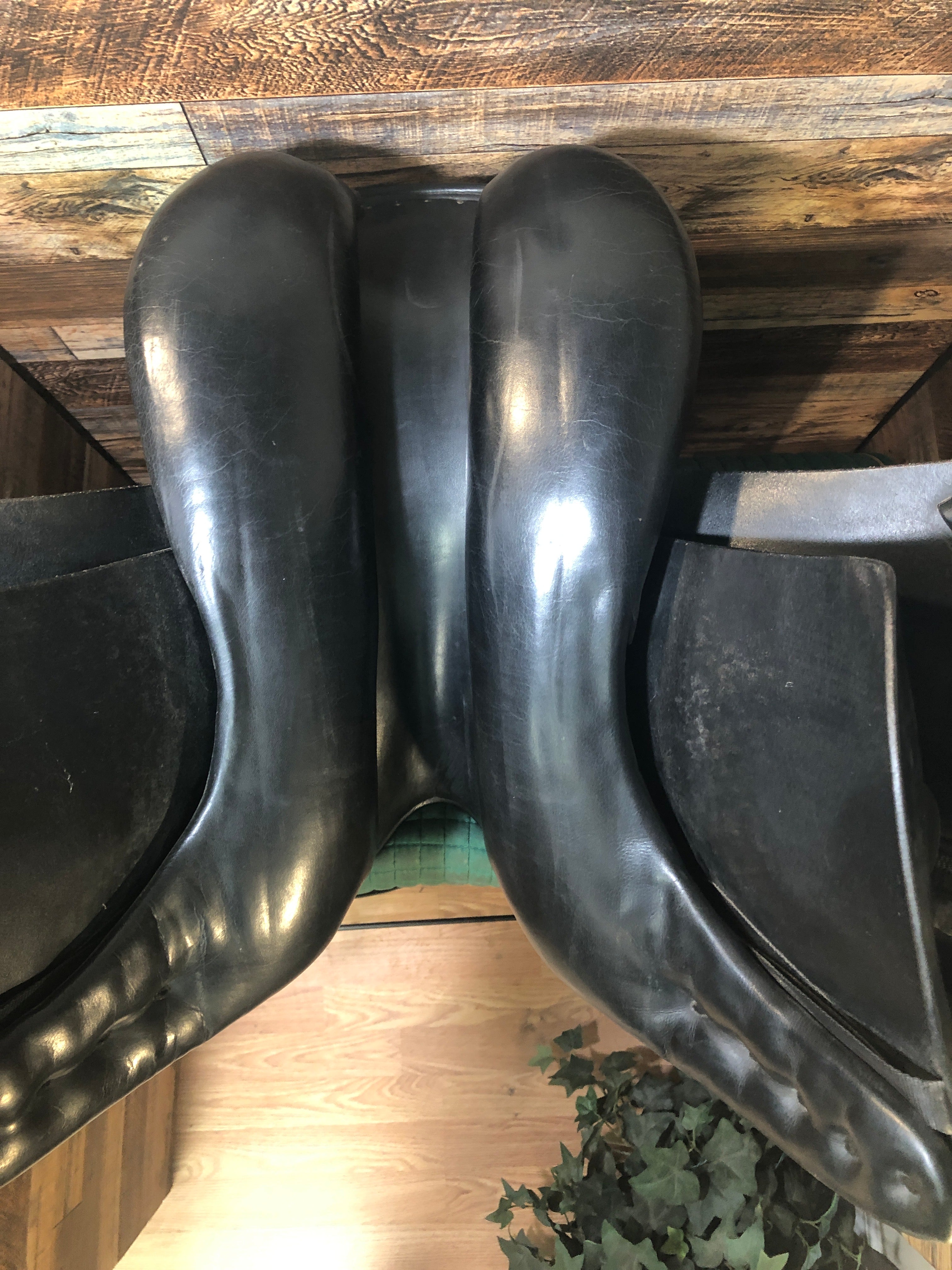 19" Verhan Odyssey Dressage Saddle