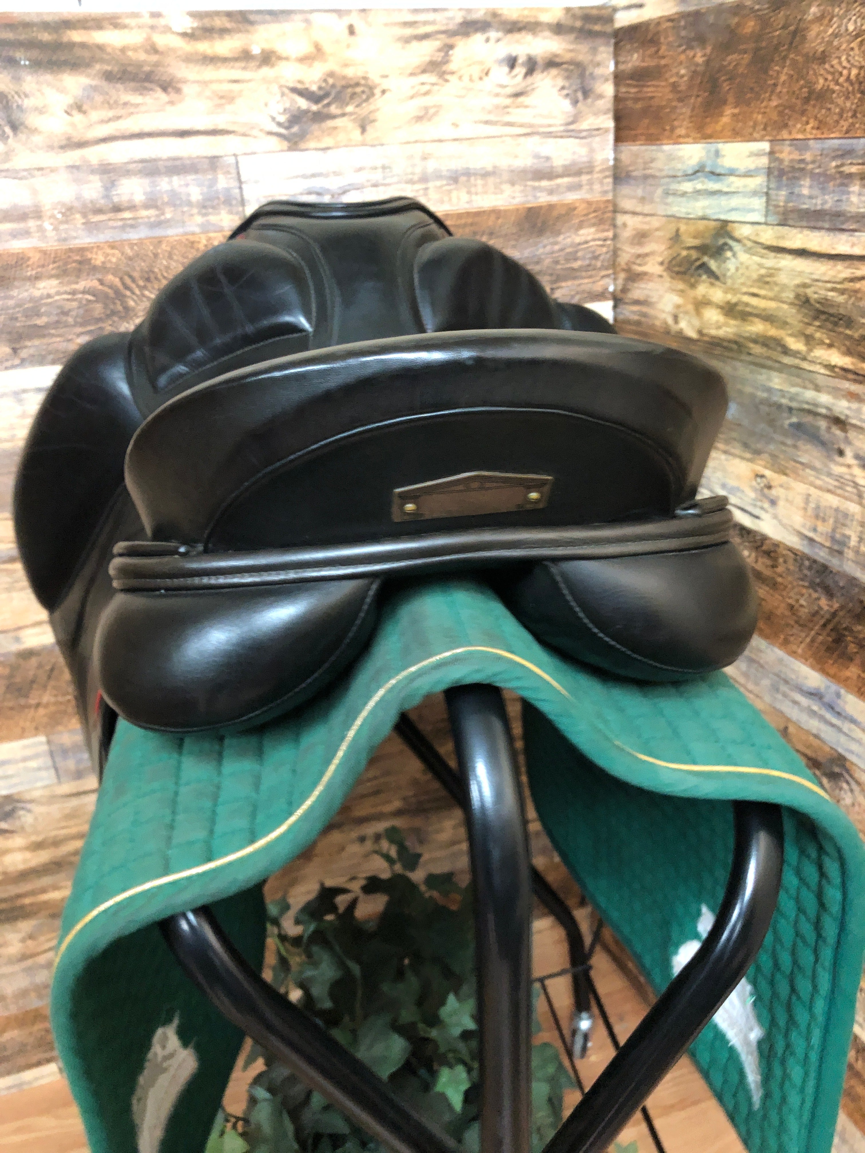 18" Albion Revelation Dressage Saddle