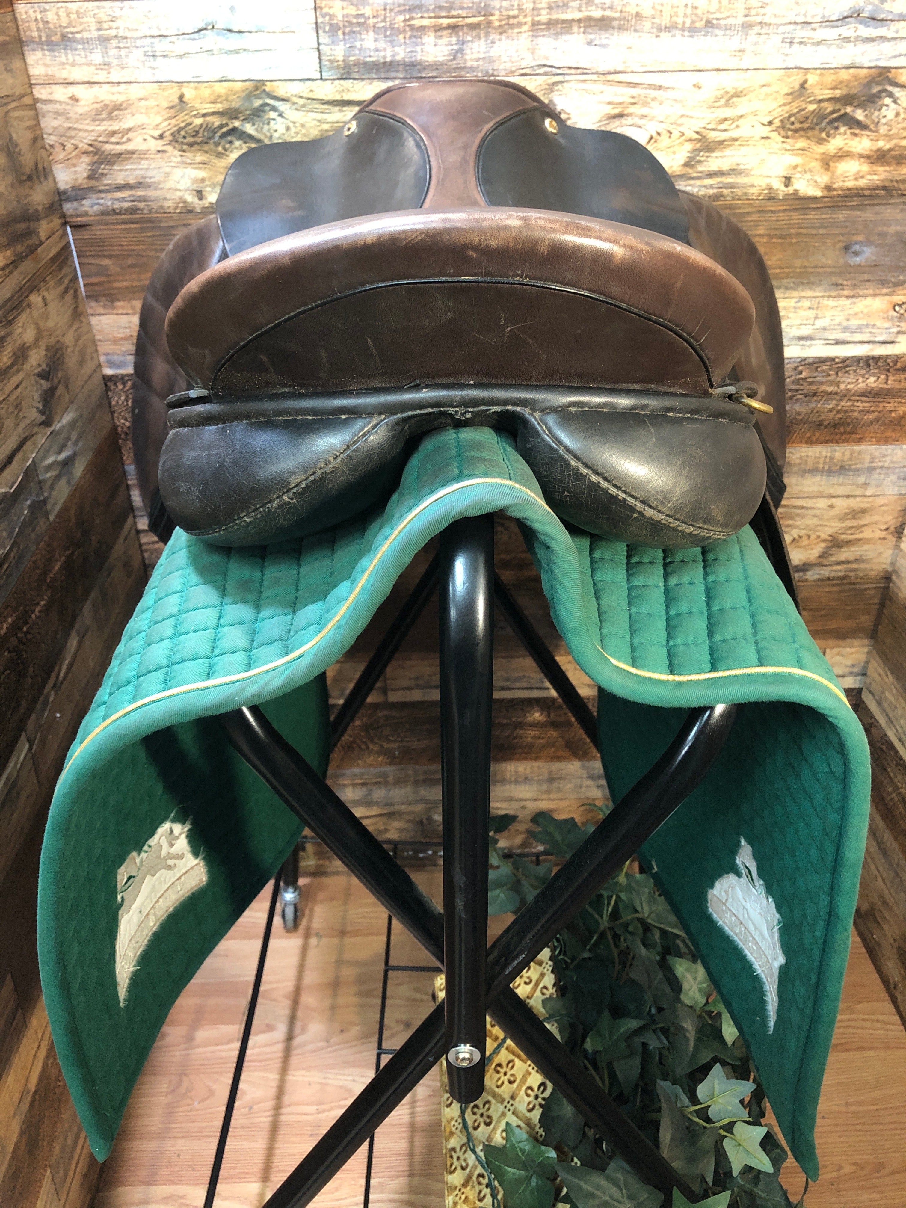 18" Black Country AP Saddle