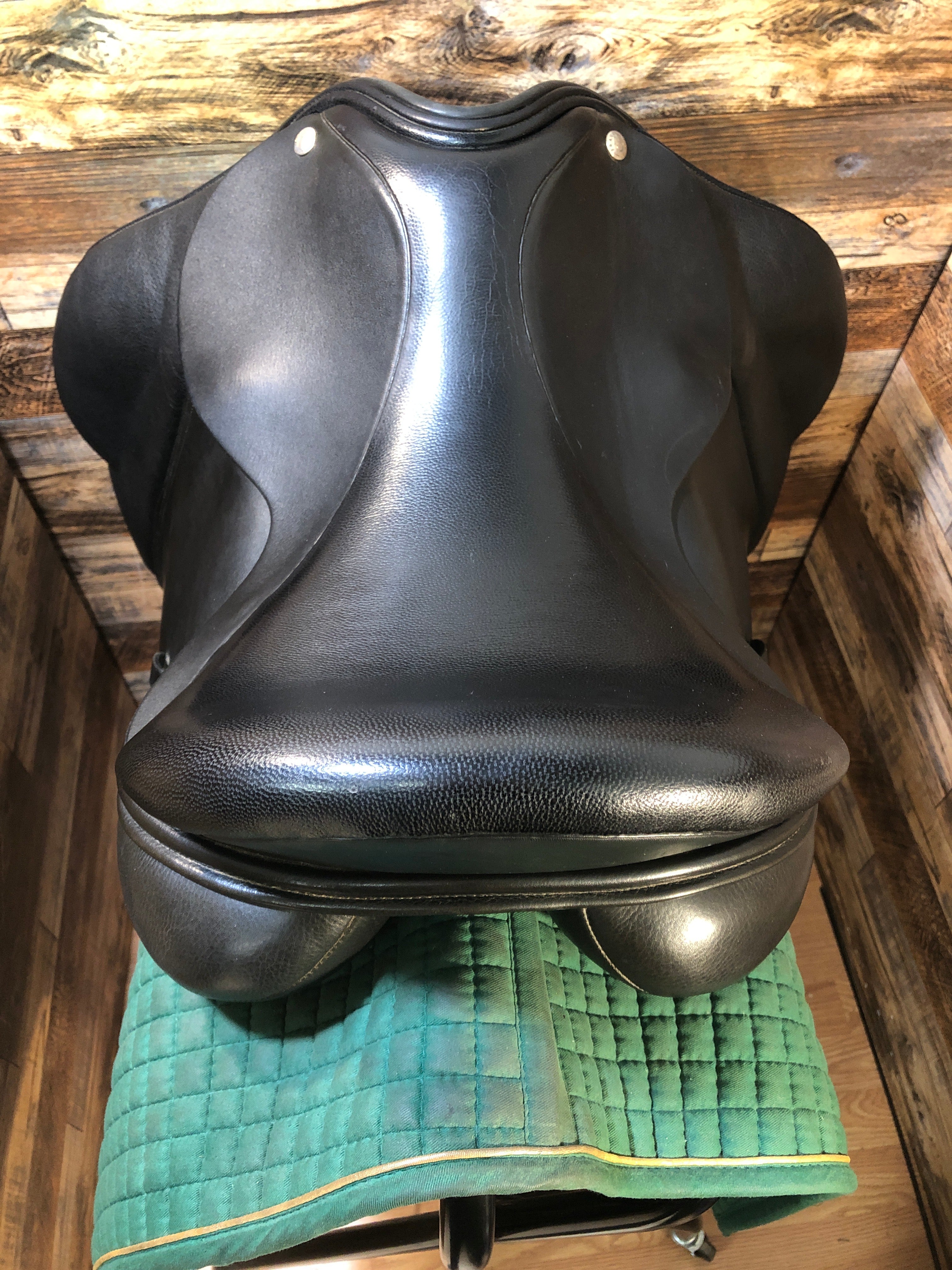 17.5" Frank Baines Omni Dressage Saddle