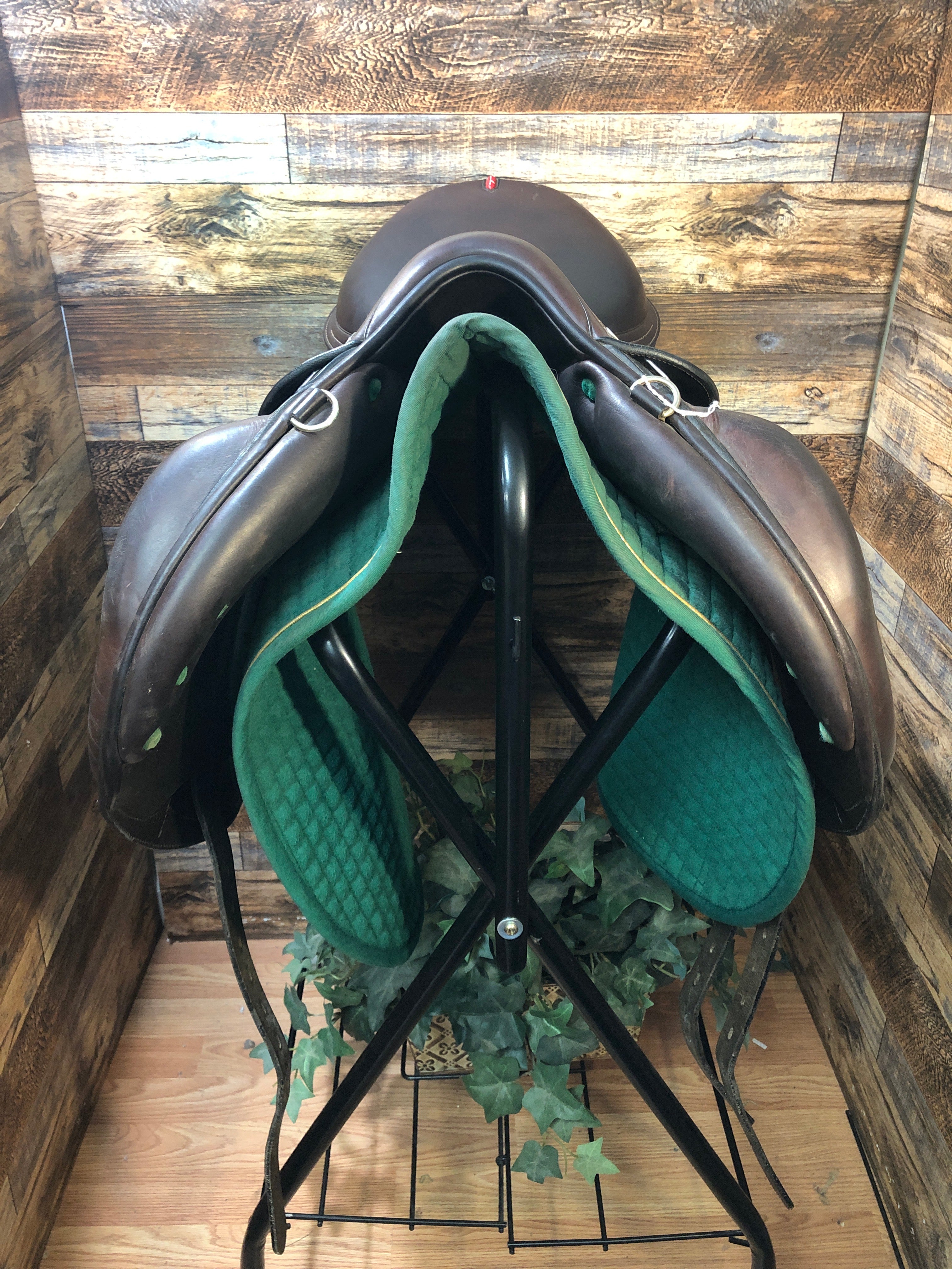 17.5" Equipe Monoflap Jump Saddle
