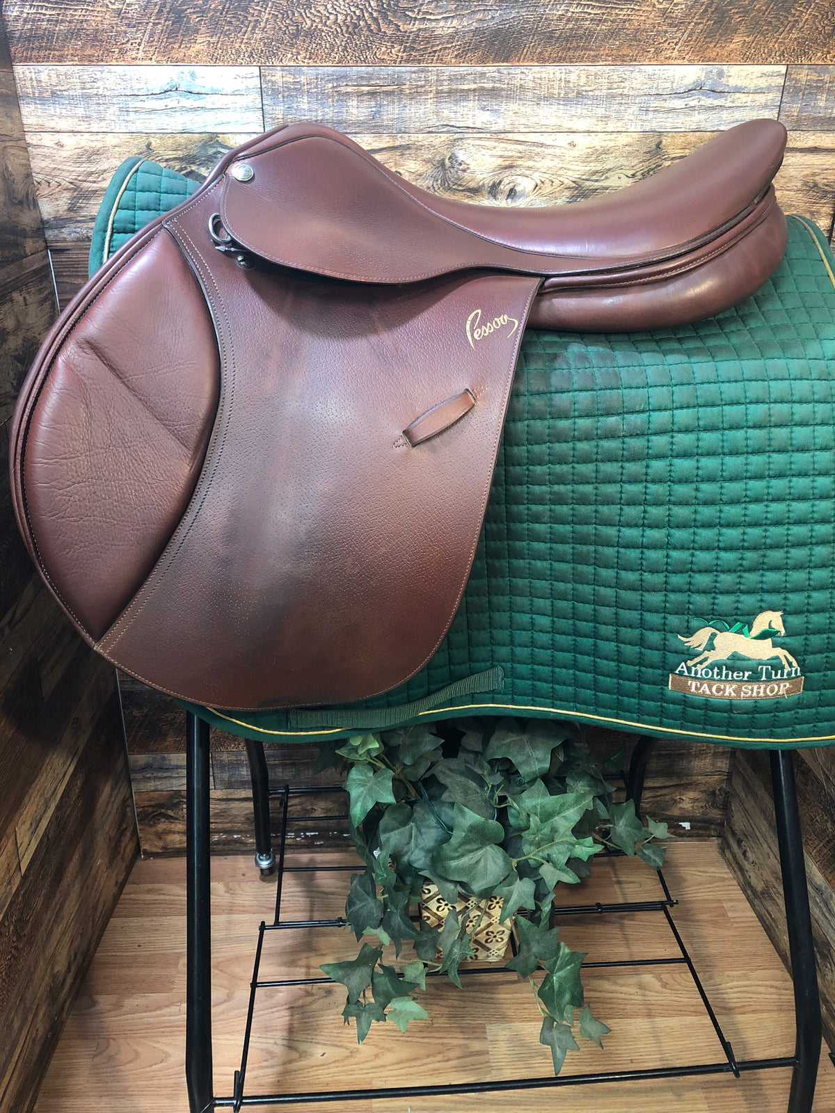 17.5" Pessoa AMO Close Contact Saddle