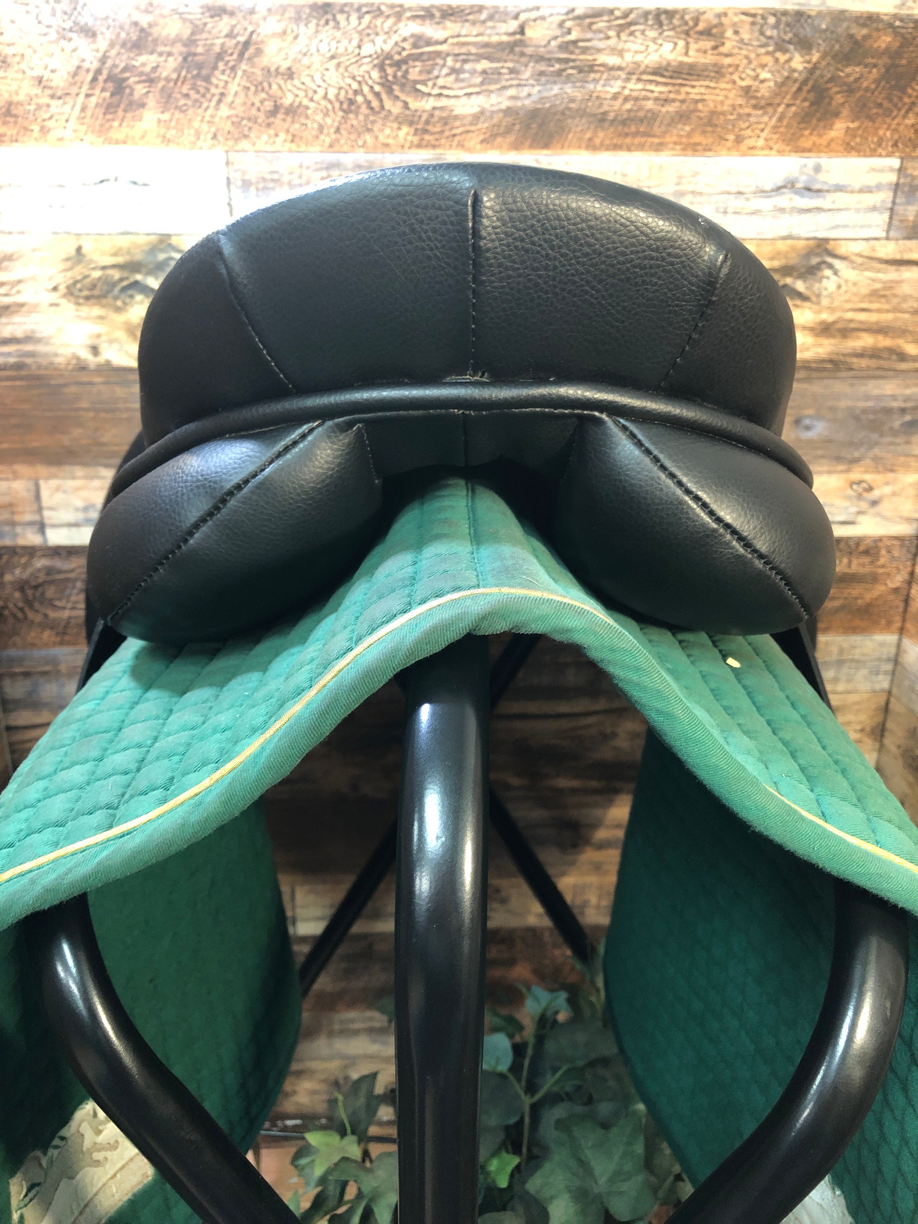 17.5" HDR All Purpose Saddle (Black)