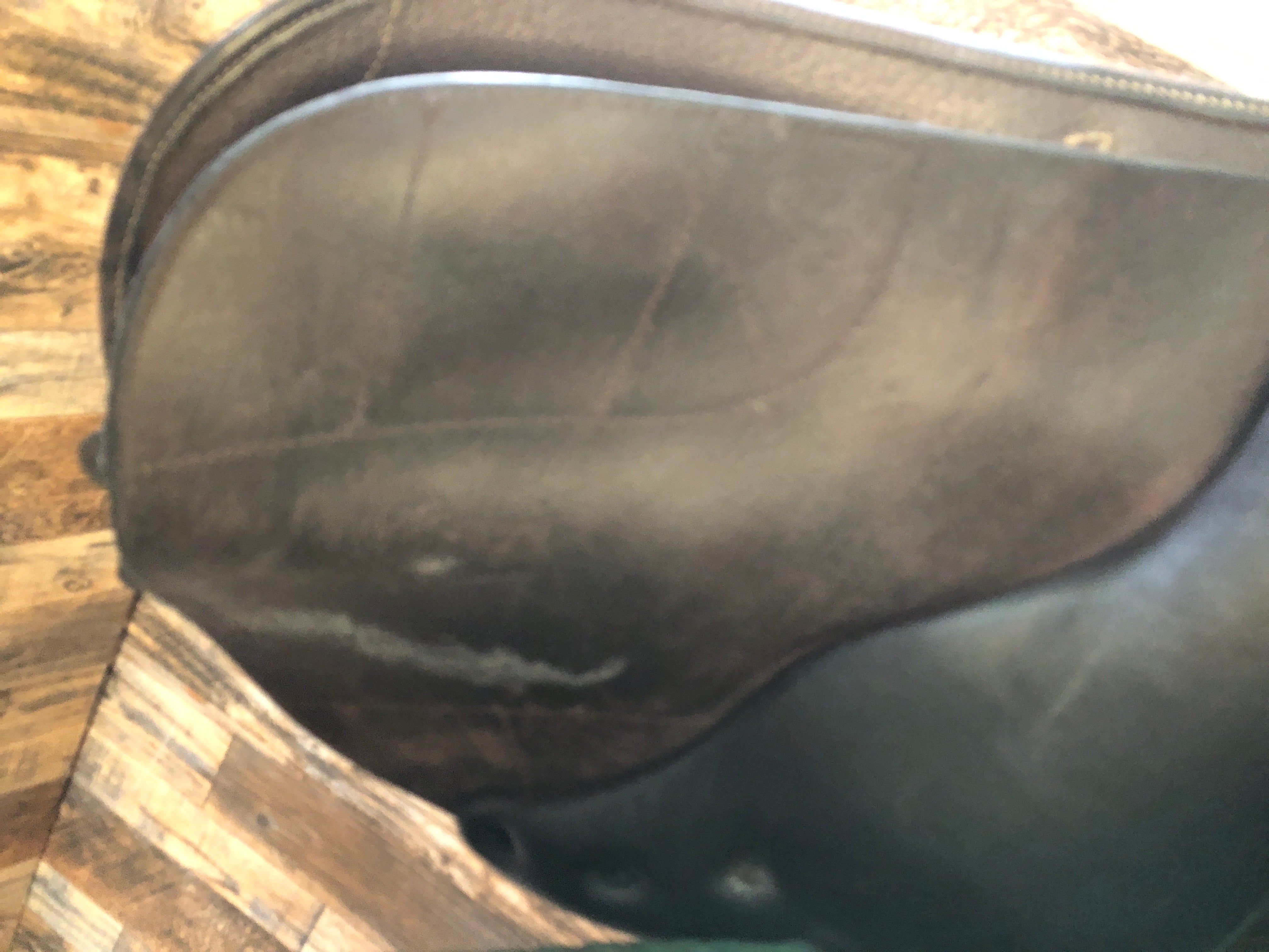 17.5" M Toulouse Brittany Platinum Genesis Saddle