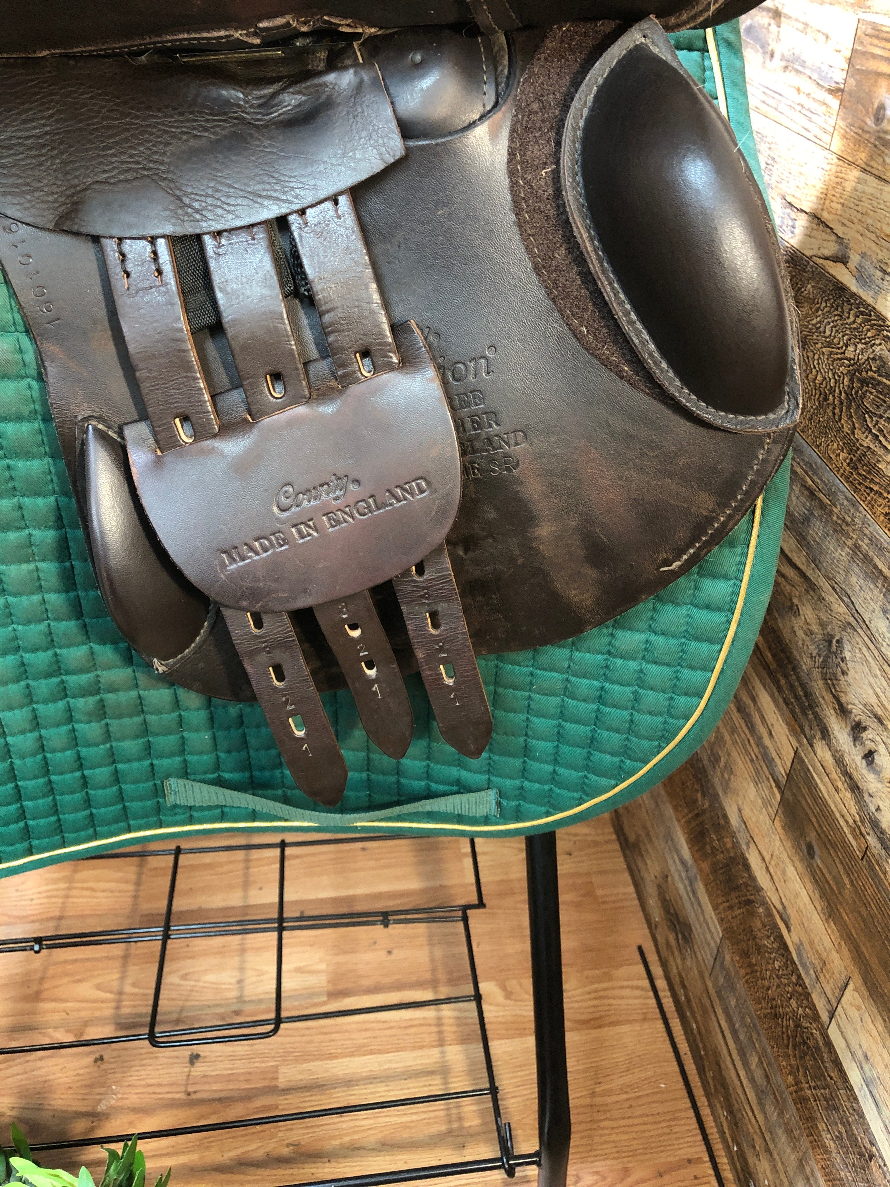 17.5" County Sensation ME Close Contact