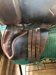 17.5" Collegiate Close Contact Saddle