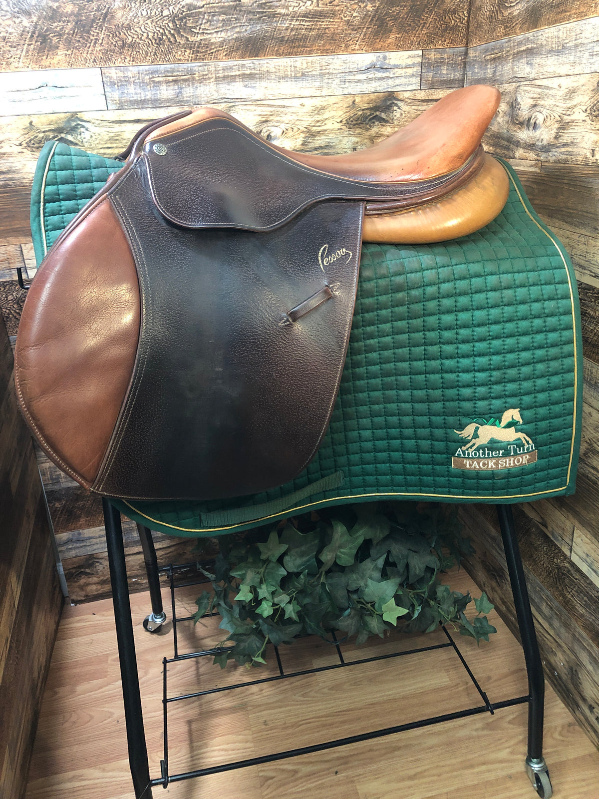 17" Pessoa Close Contact Saddle
