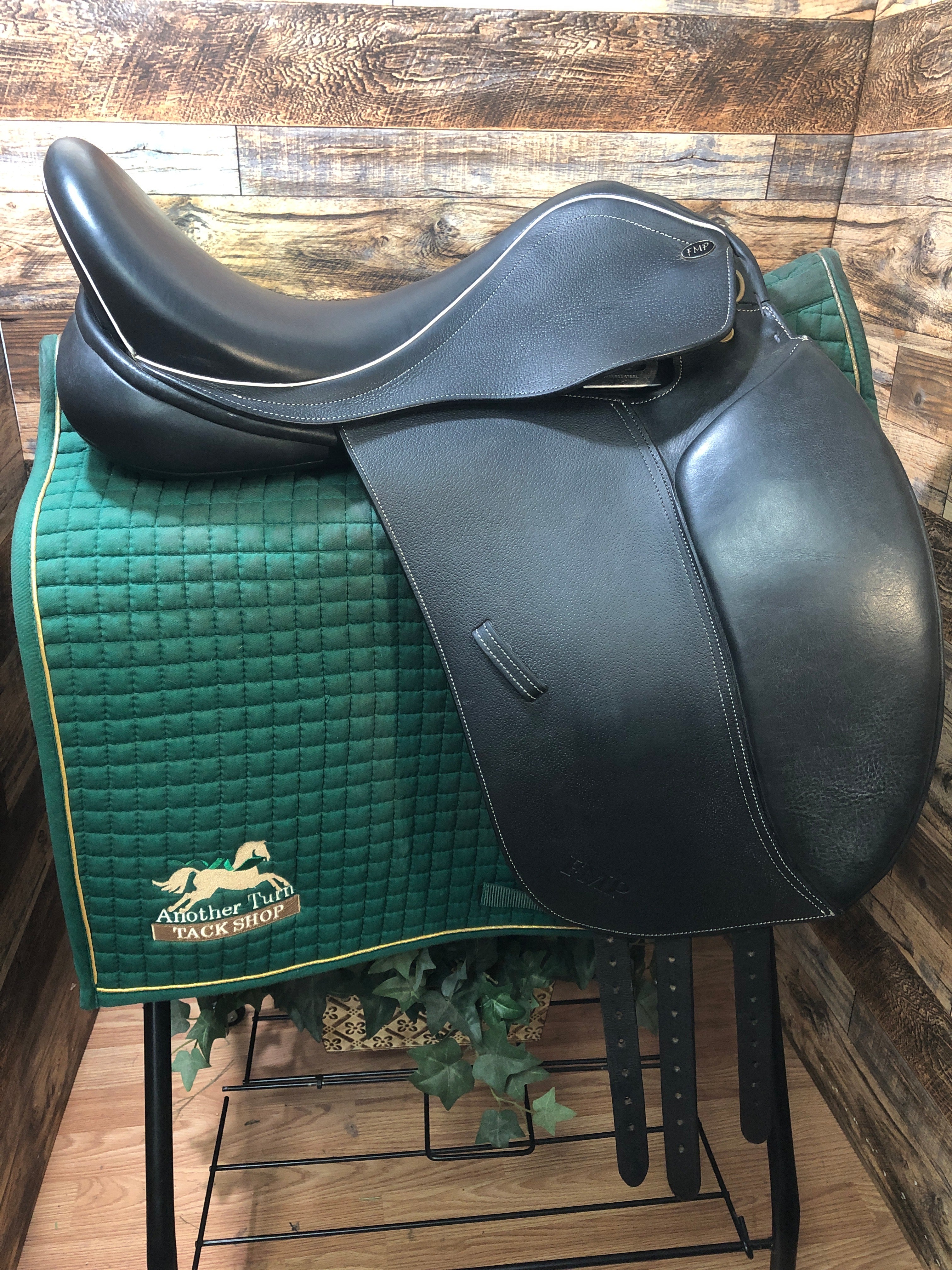 18" FMP Adjustable Fresian Aachen Dressage Saddle
