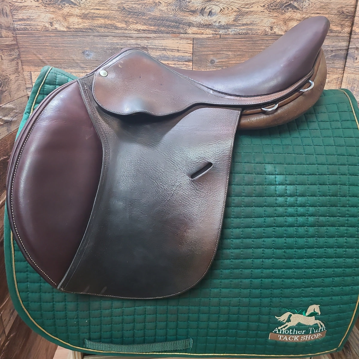 17" Close Contact Saddle