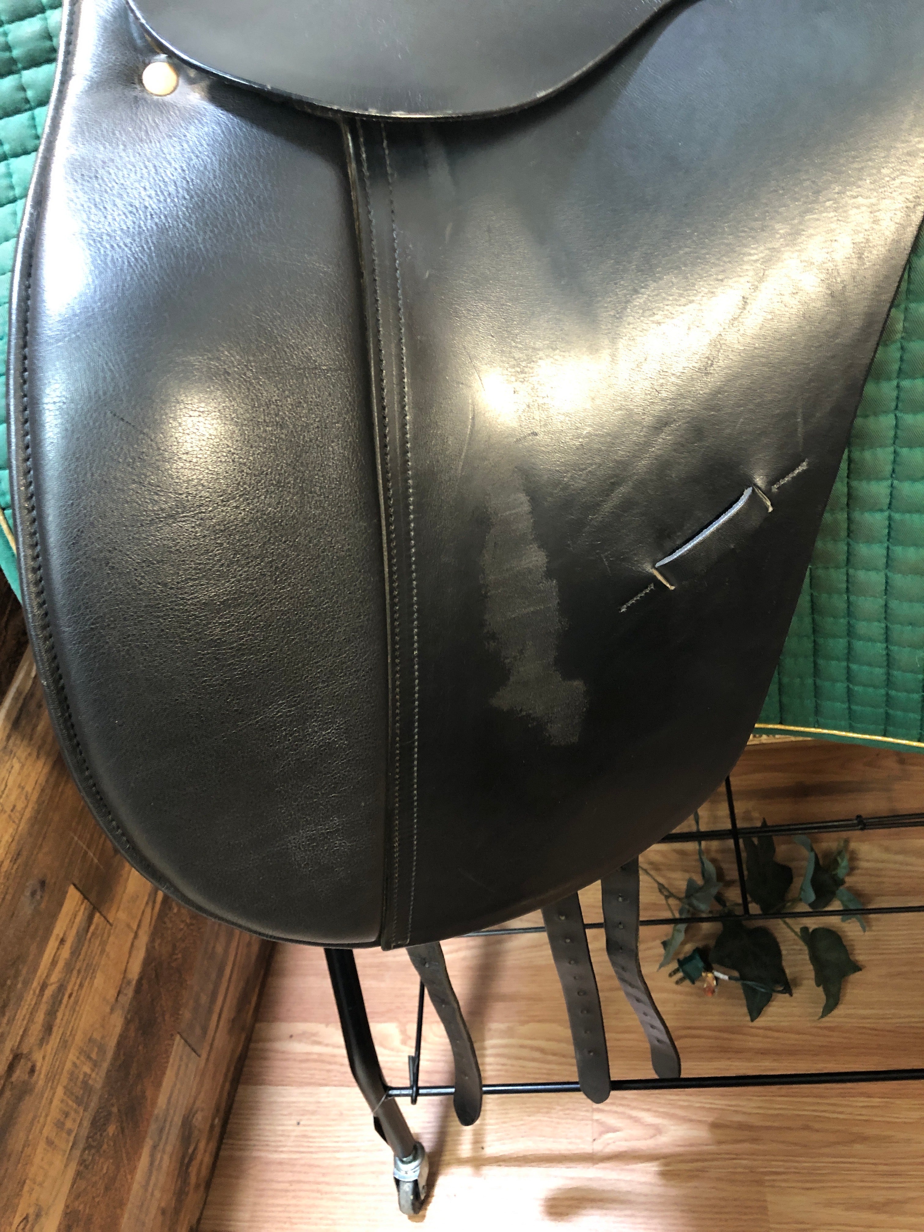 17.5" Albion Style Dressage 5.5" Tree/ 17" Flap