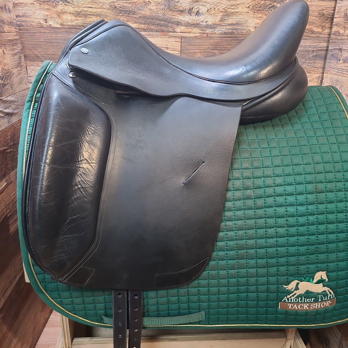 16.5" Masters Dressage Saddle (7101644)