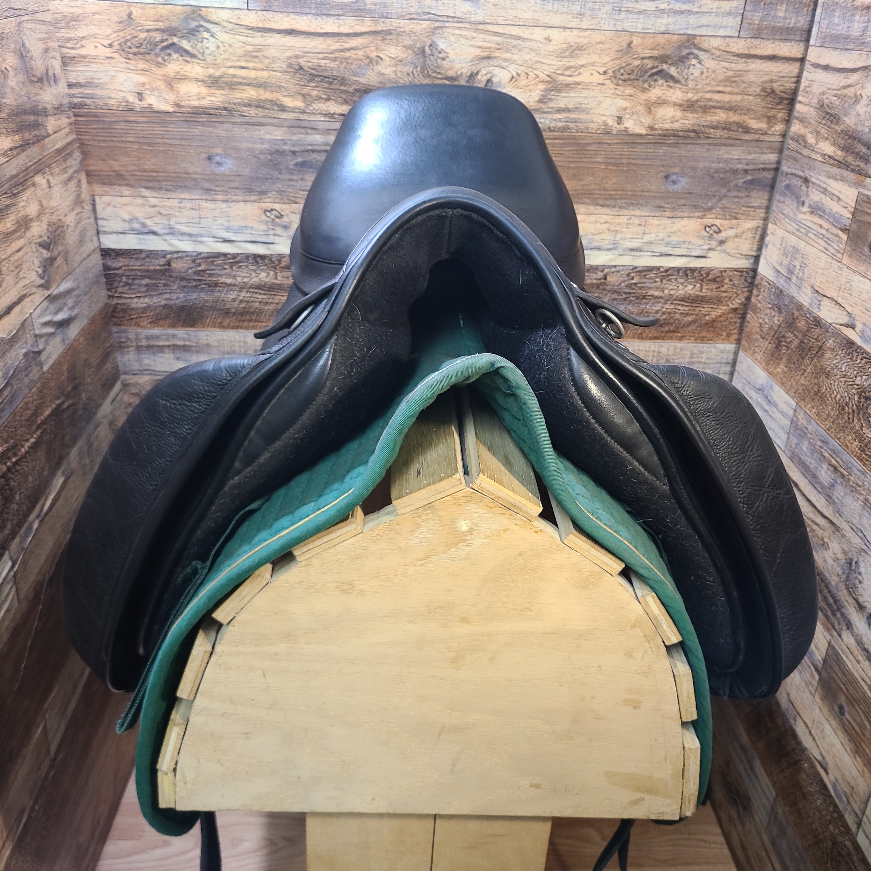 16.5" Masters Dressage Saddle (7101644)