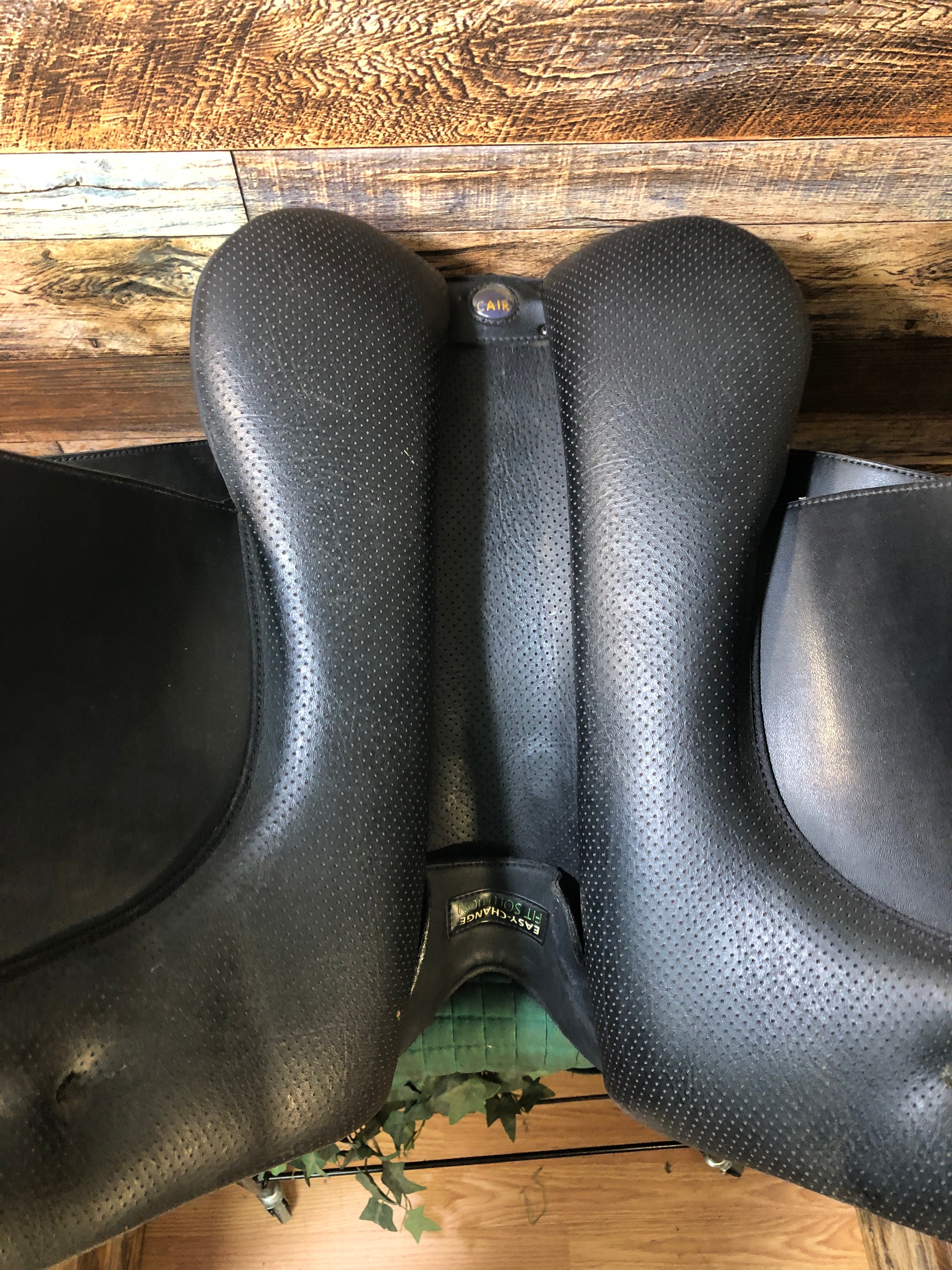 18" Wintec Isabell DressagSaddle
