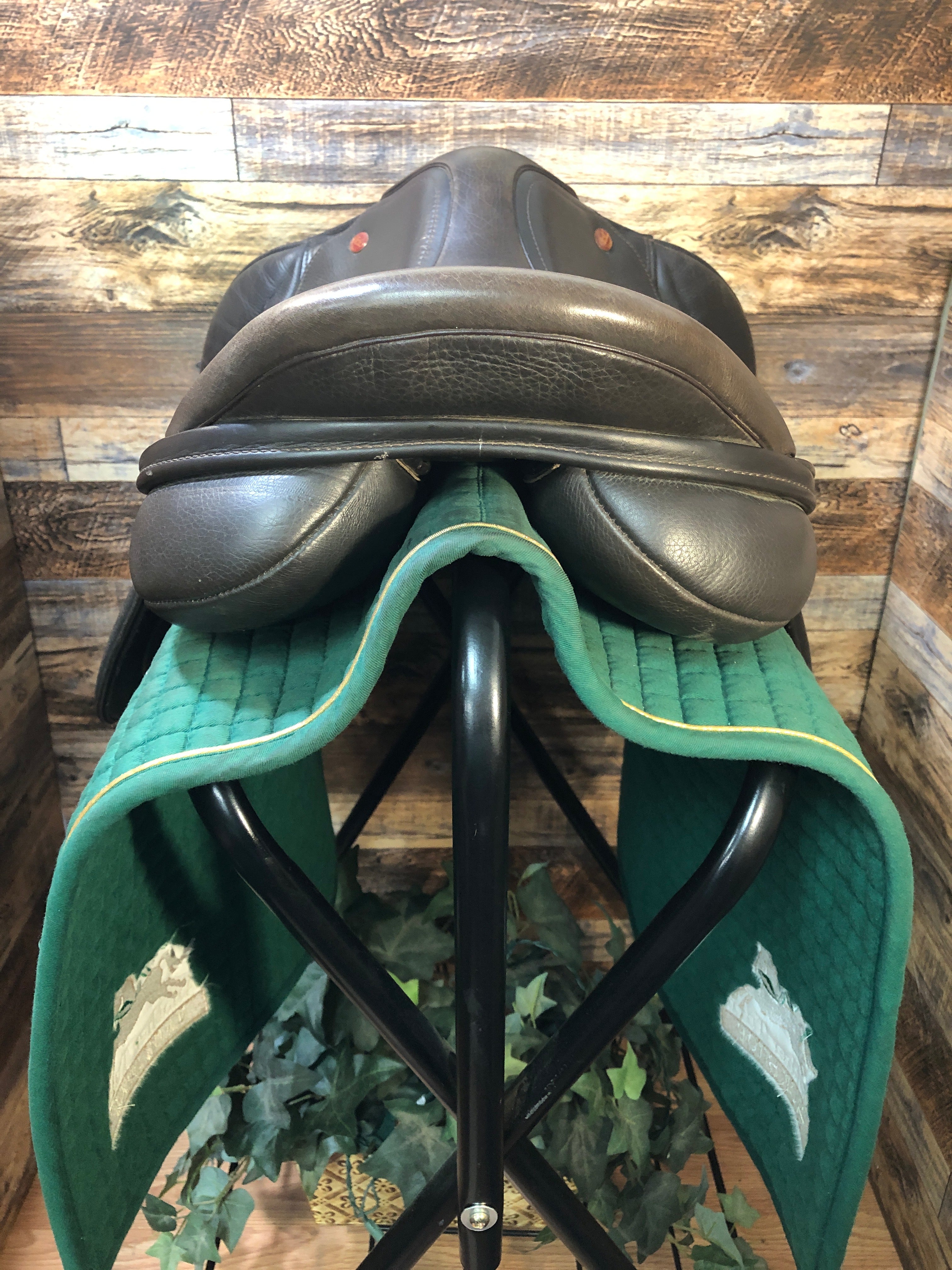 17.5" Kent & Masters MJJ Jump Saddle