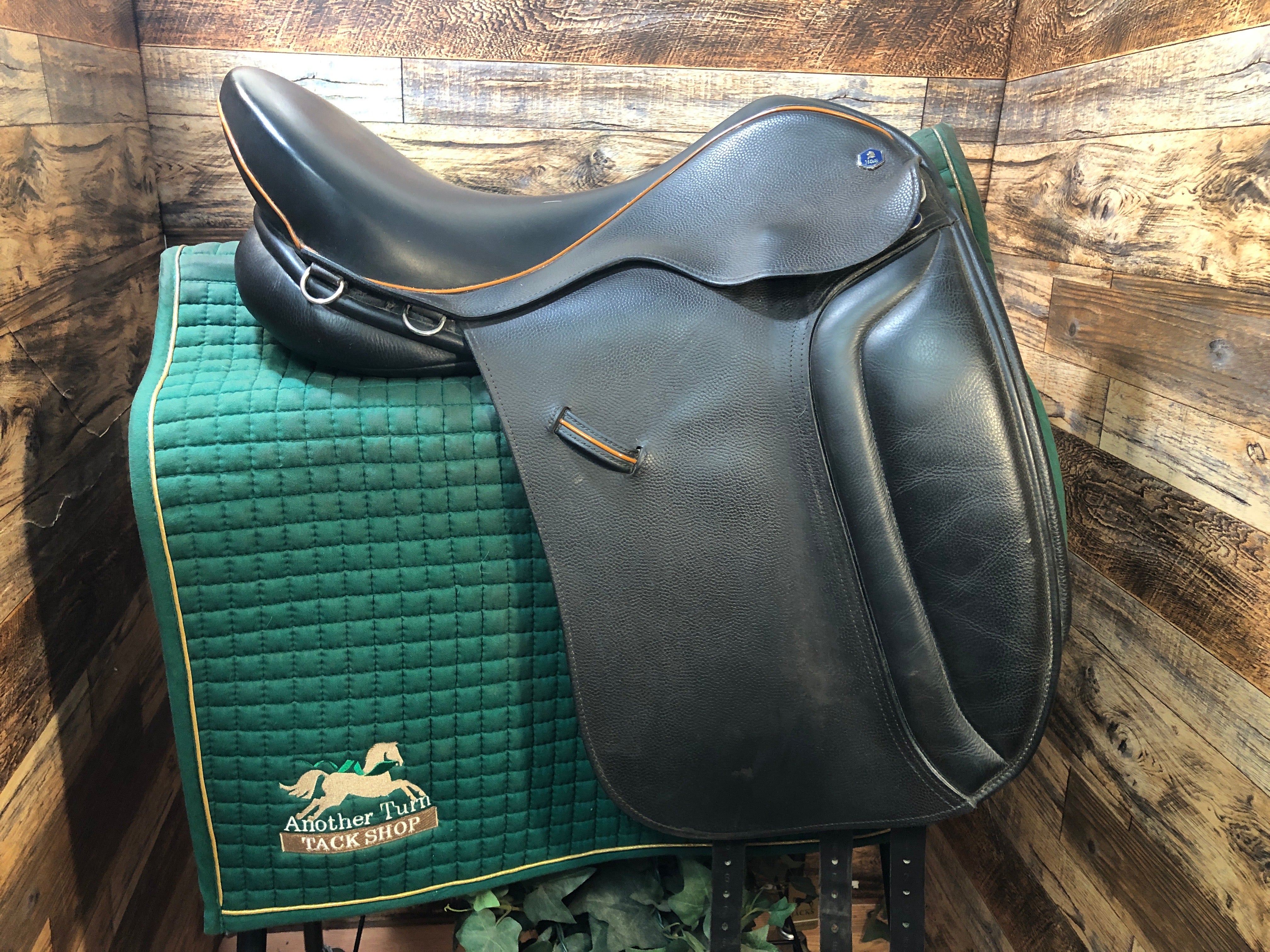 18.5" Hastilow Cob Dressage Saddle (2023) Blk/Brn/ Amber Pip