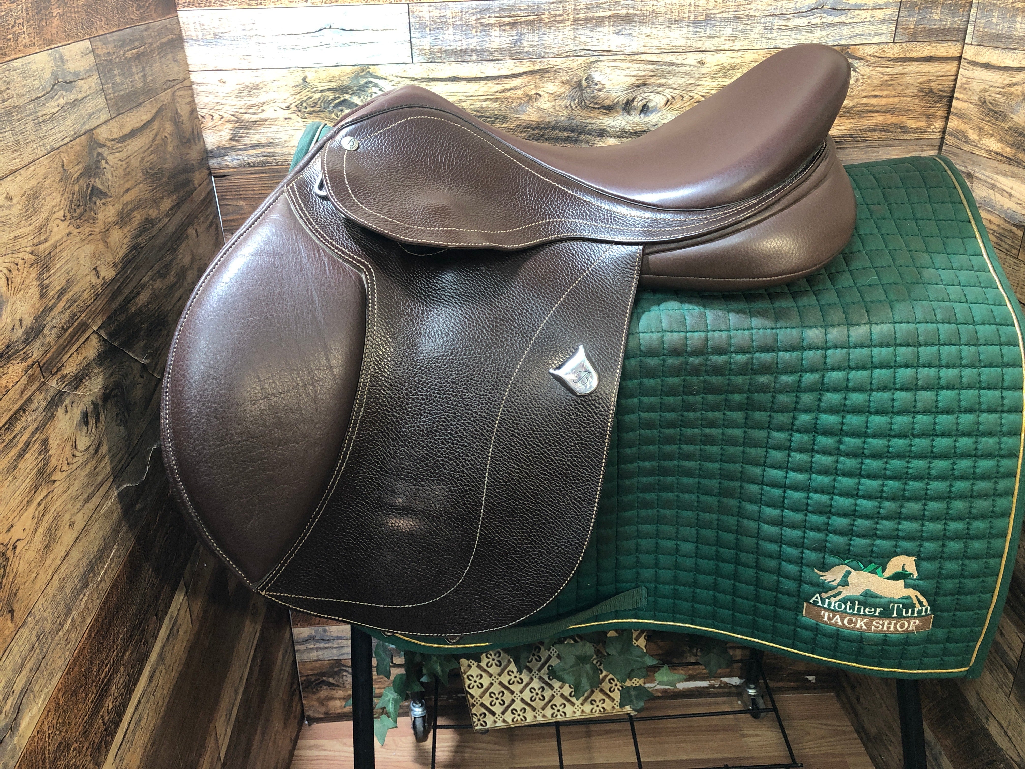 17" Bates Jump Saddle