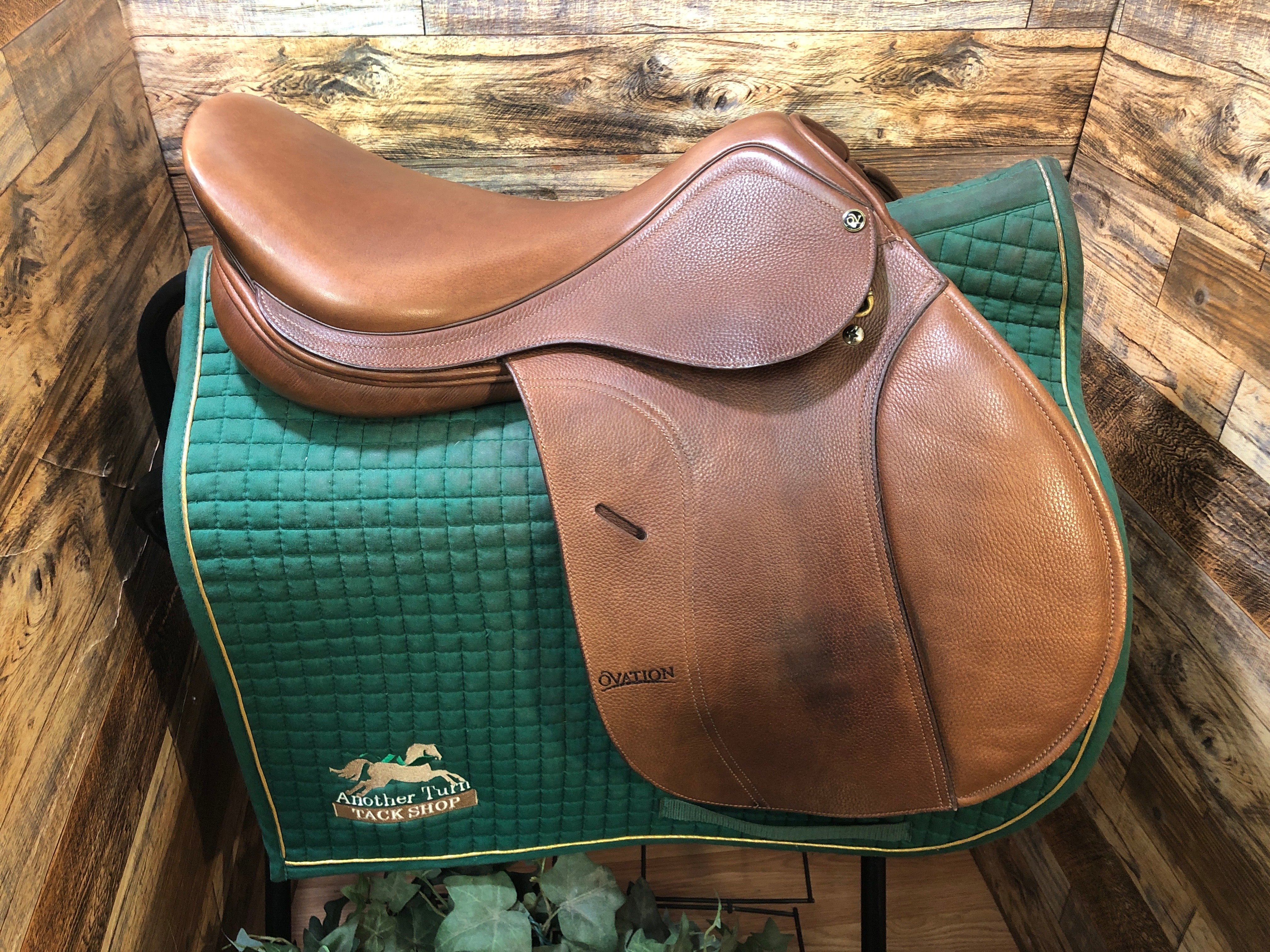 17" Ovation Close Contact Adjustable