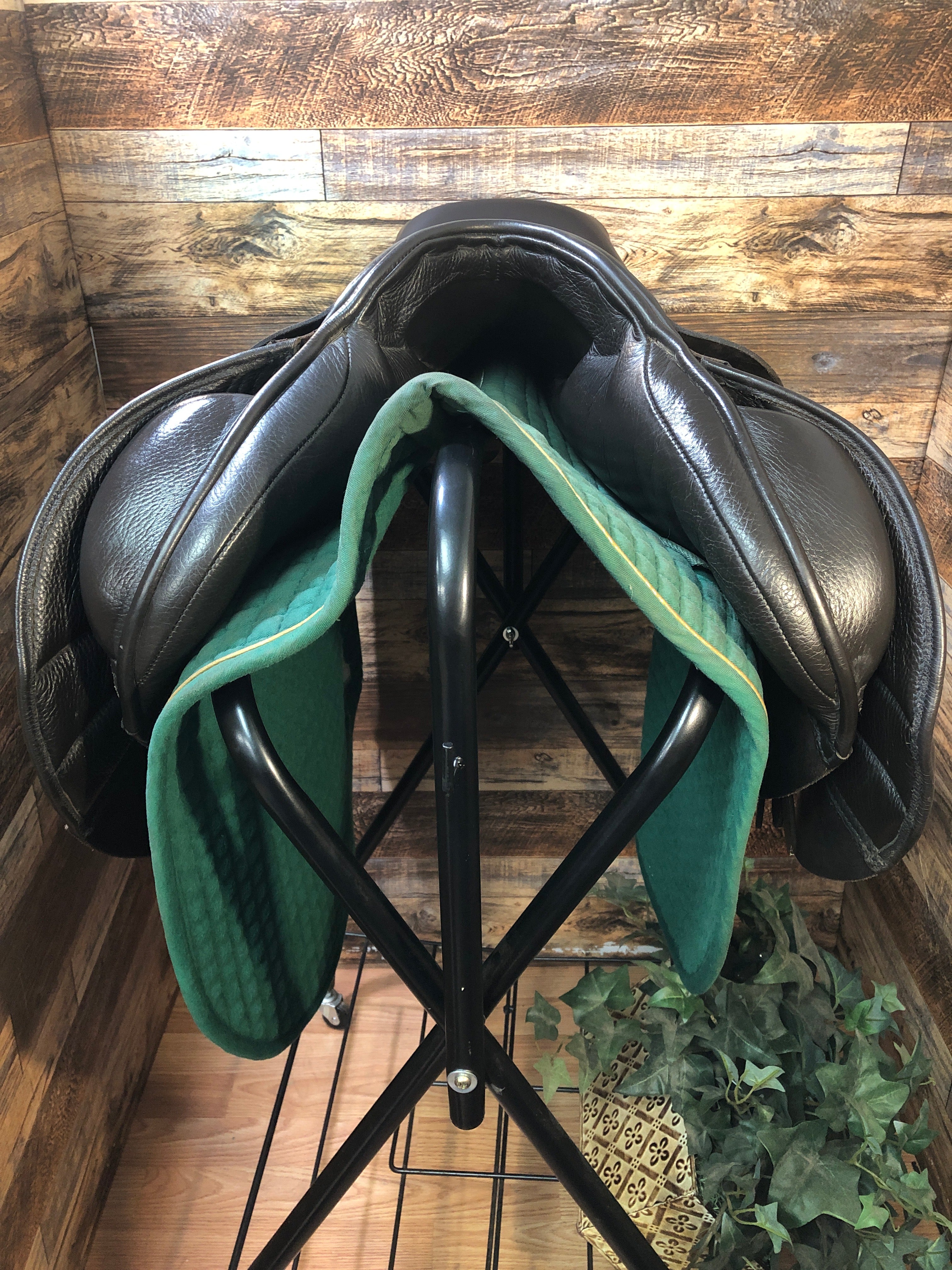 17" Albion K2 Jump Saddle