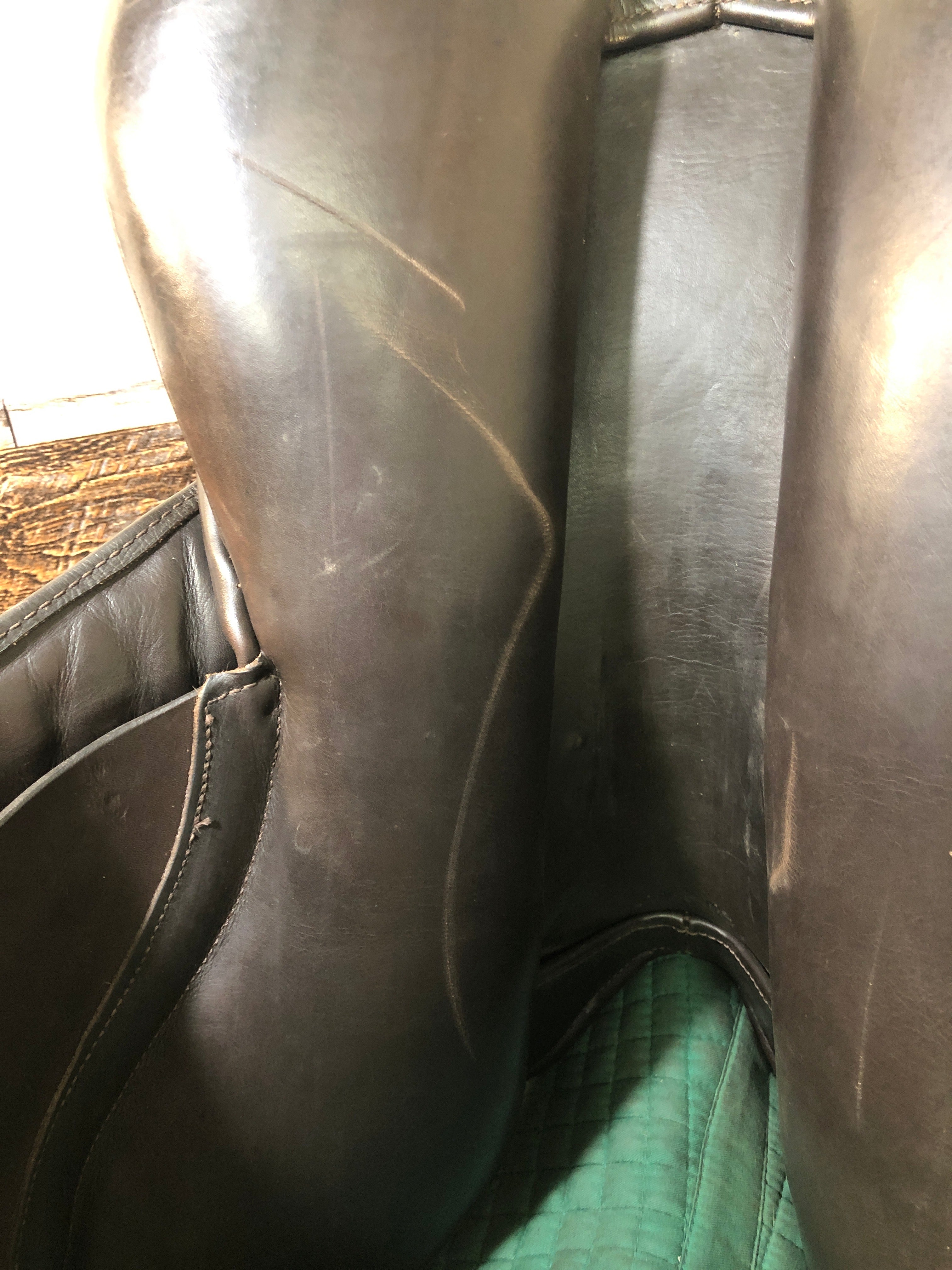 17.5" Detente Jump Saddle