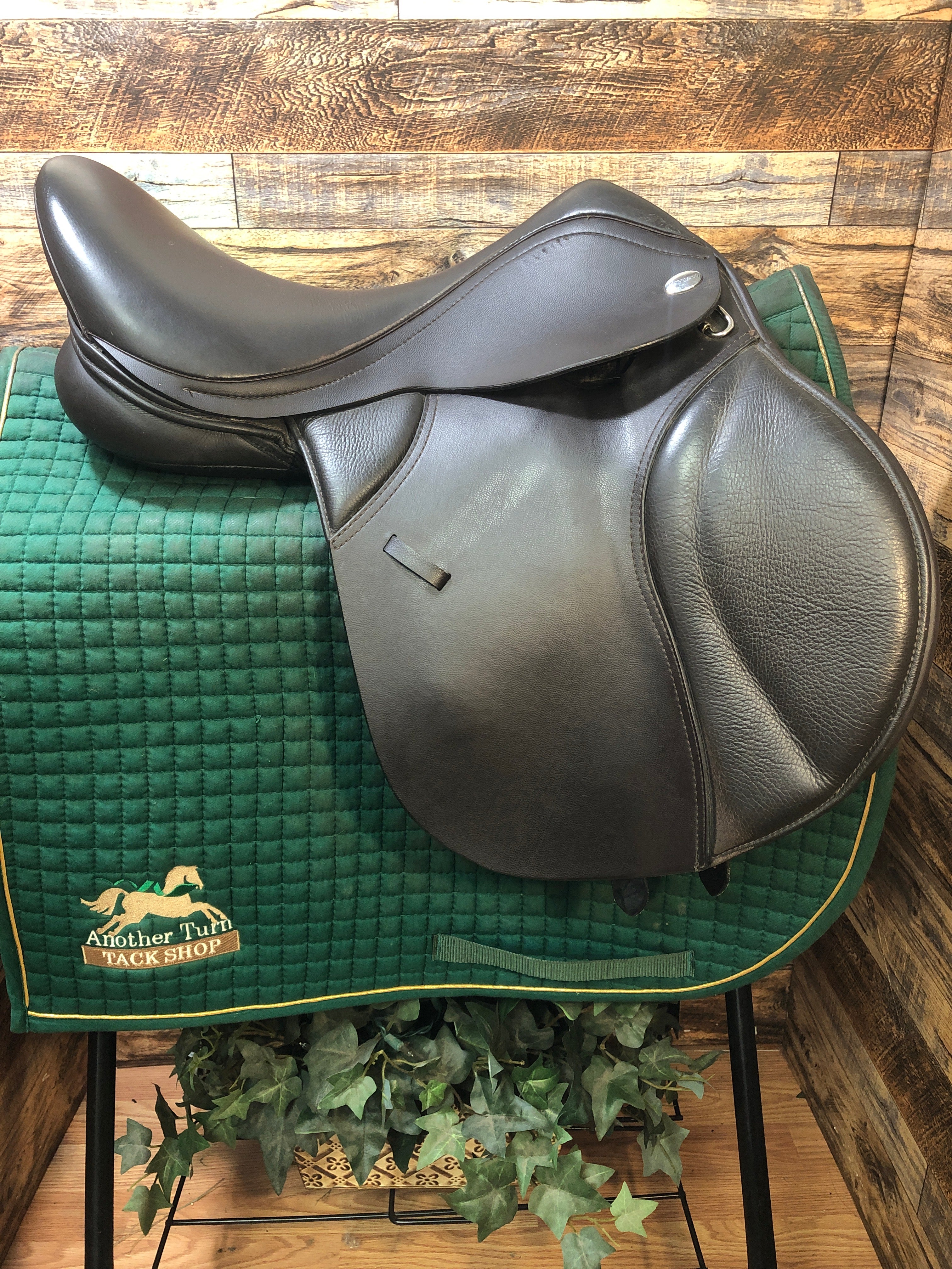 17.5" Thorowgood T8 All Purpose Saddle