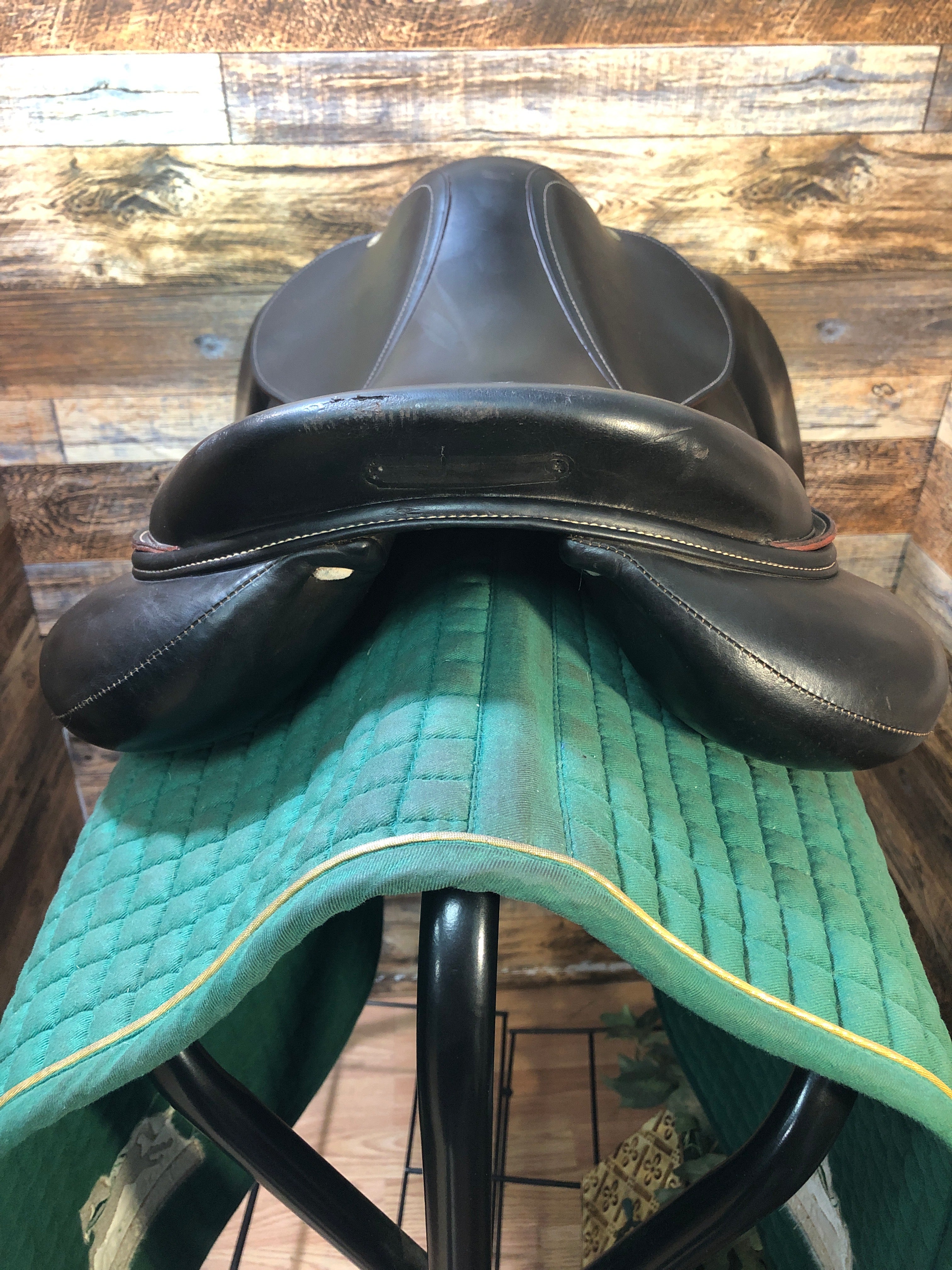 17.5" Devoucoux Biarritzlab Jump Saddle