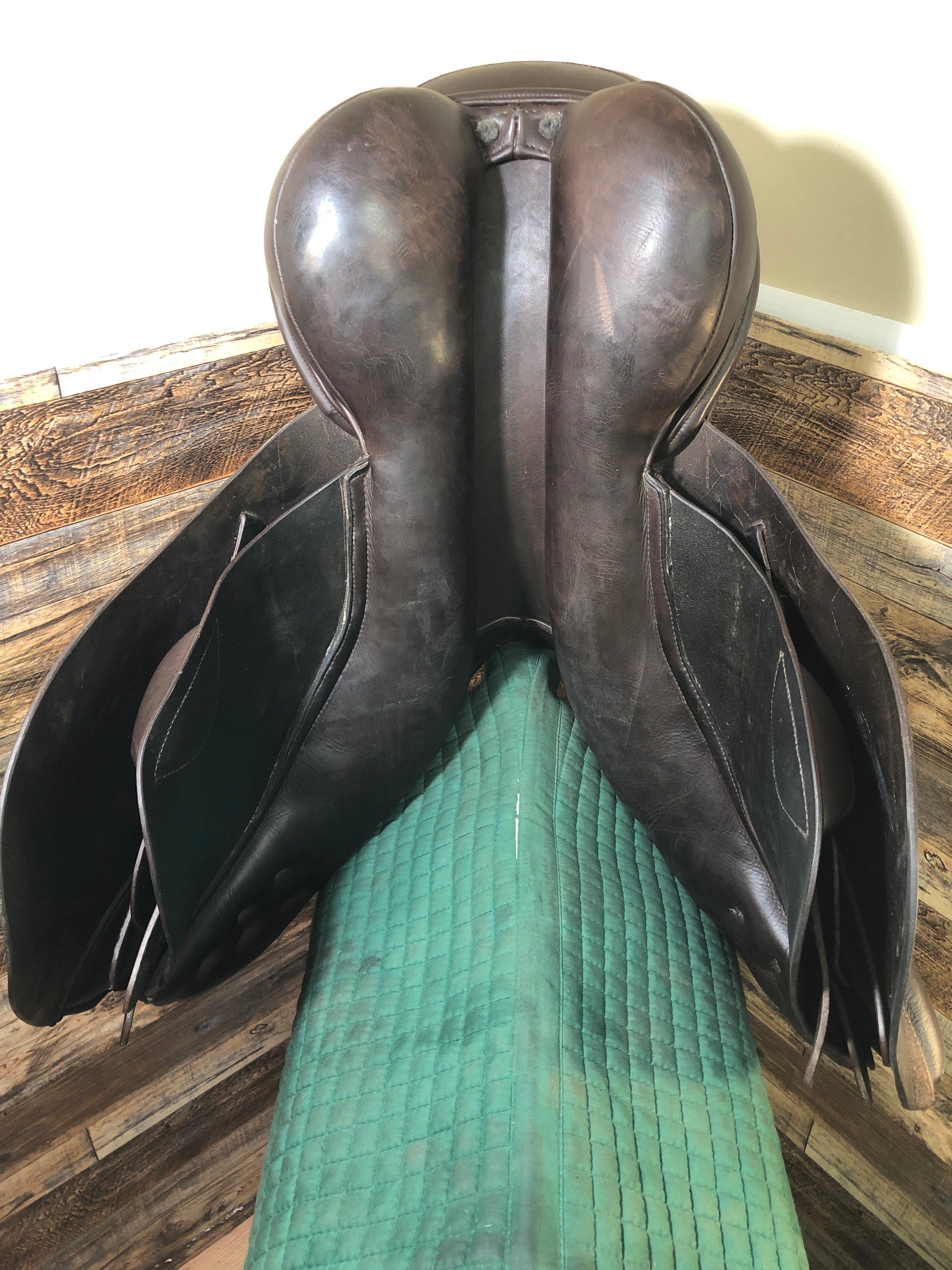 18" Loxley Jump Saddle