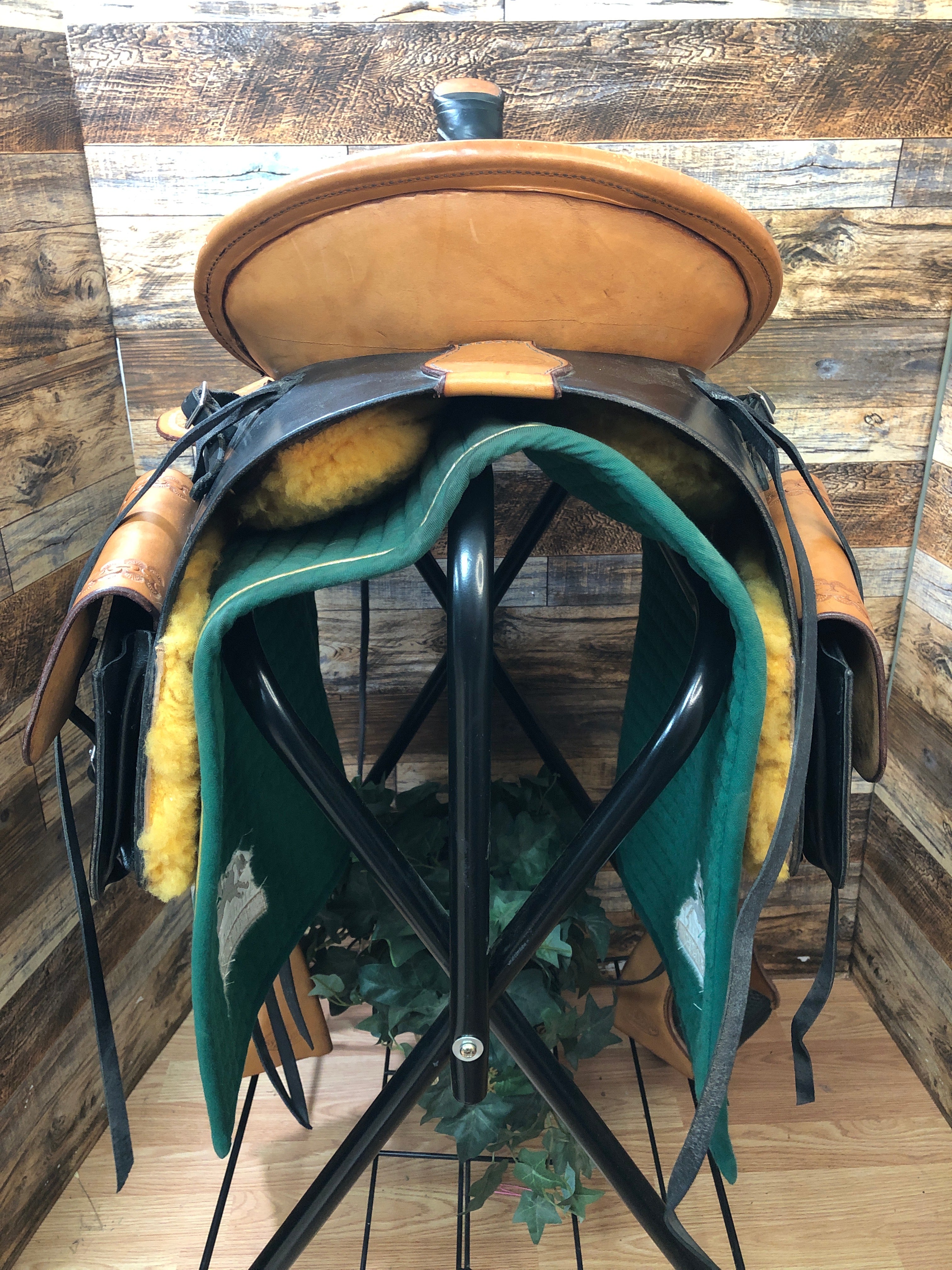 16" Synergist Western Trail Saddle - Brown/Black