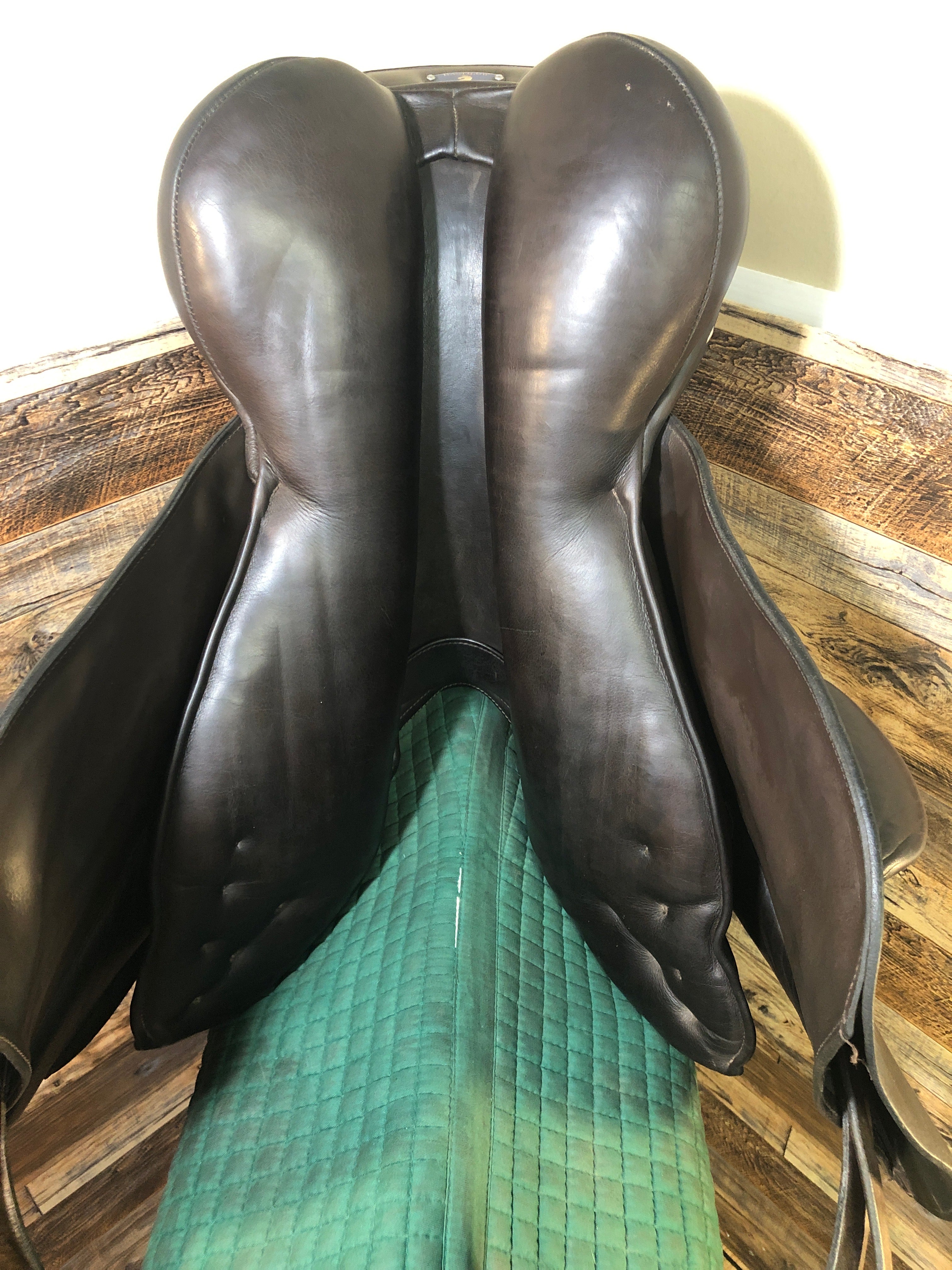 18" Hastilow Monoflap Jump Saddle