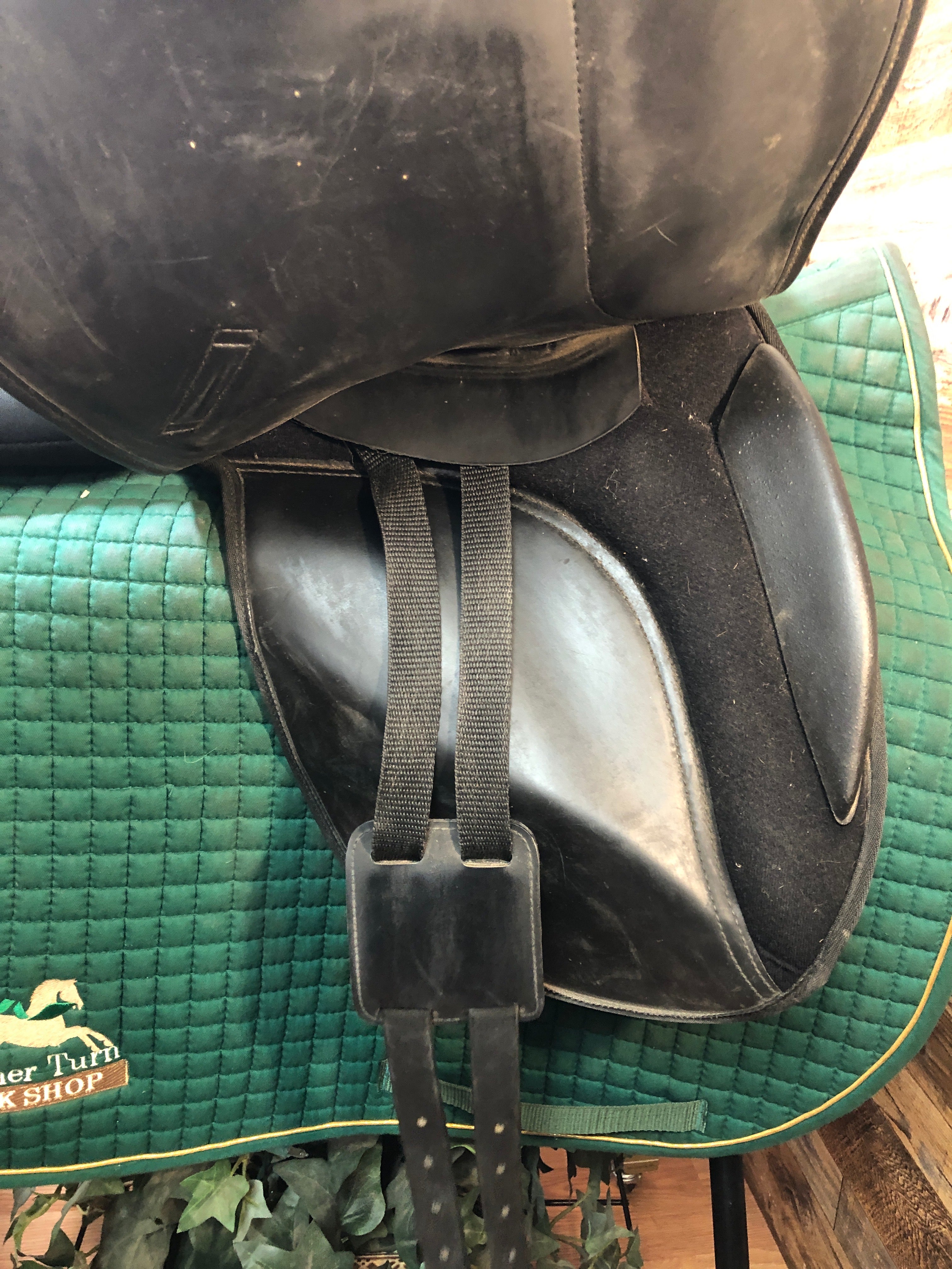 18" Thorowgood Synthetic Dressage Saddle