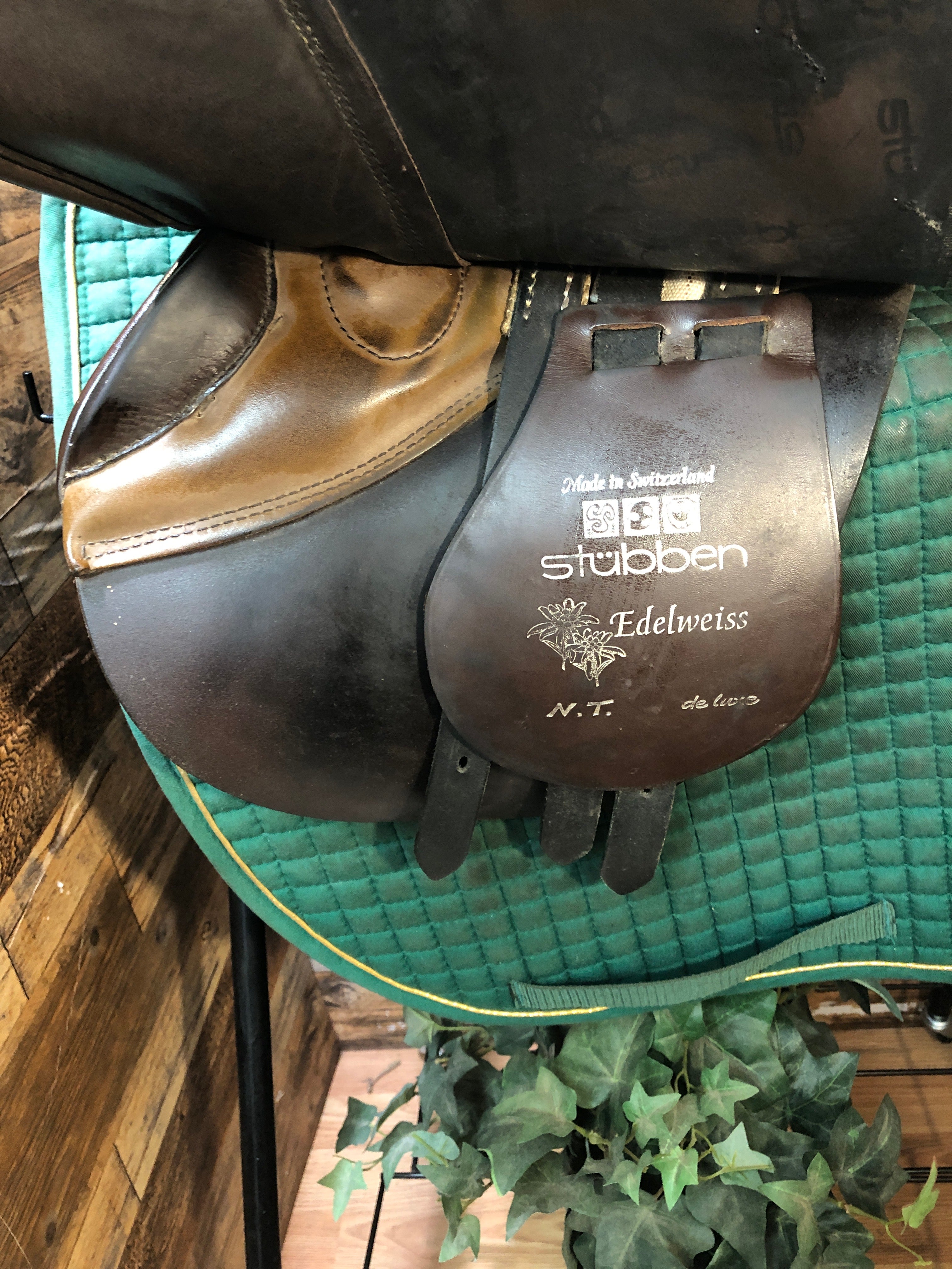 17"  Stubben Edelweiss Jump Saddle 6" tree/ 12.5" Flap-Wool