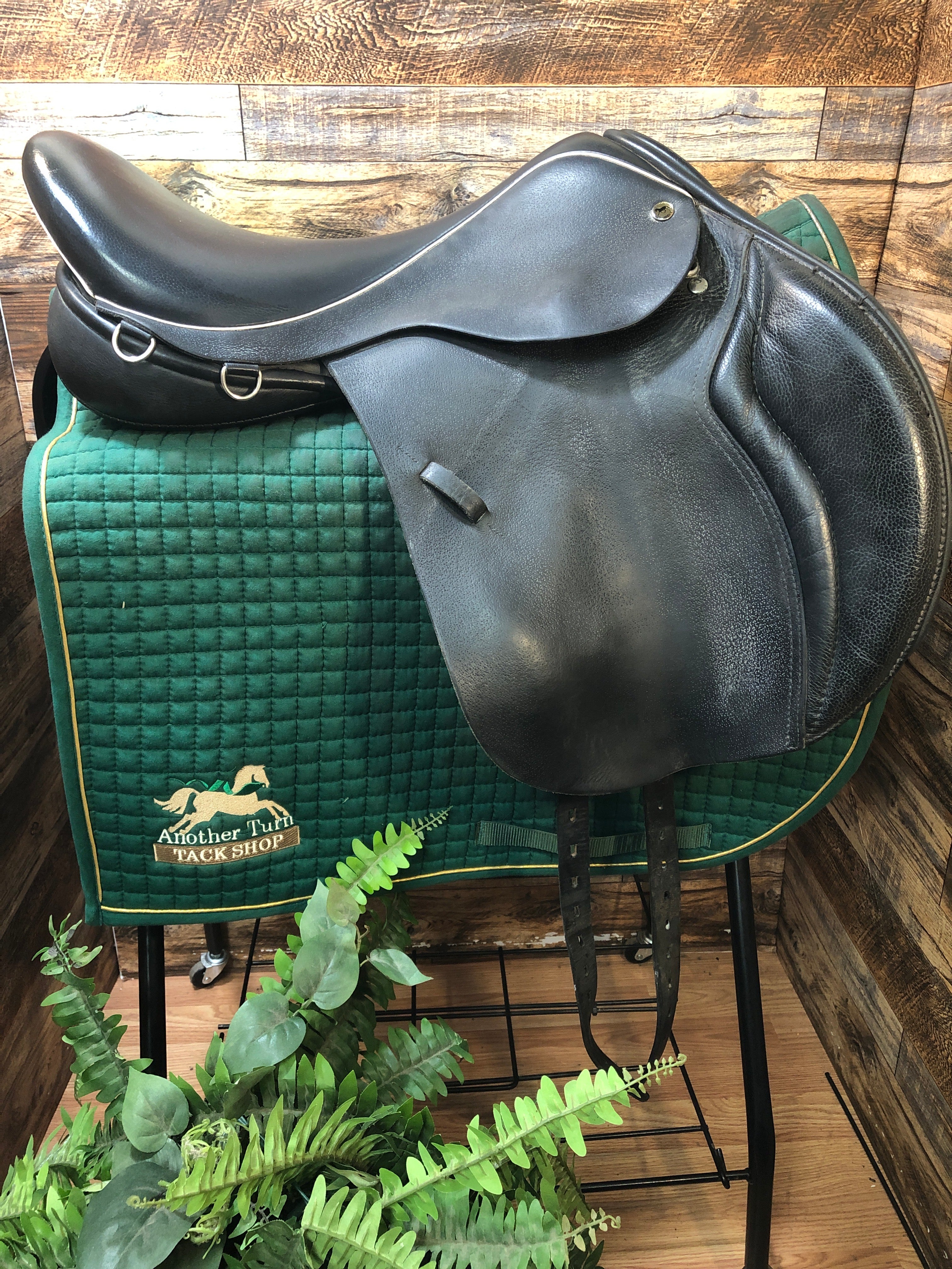 18" Black Country Wexford Jump - Blk