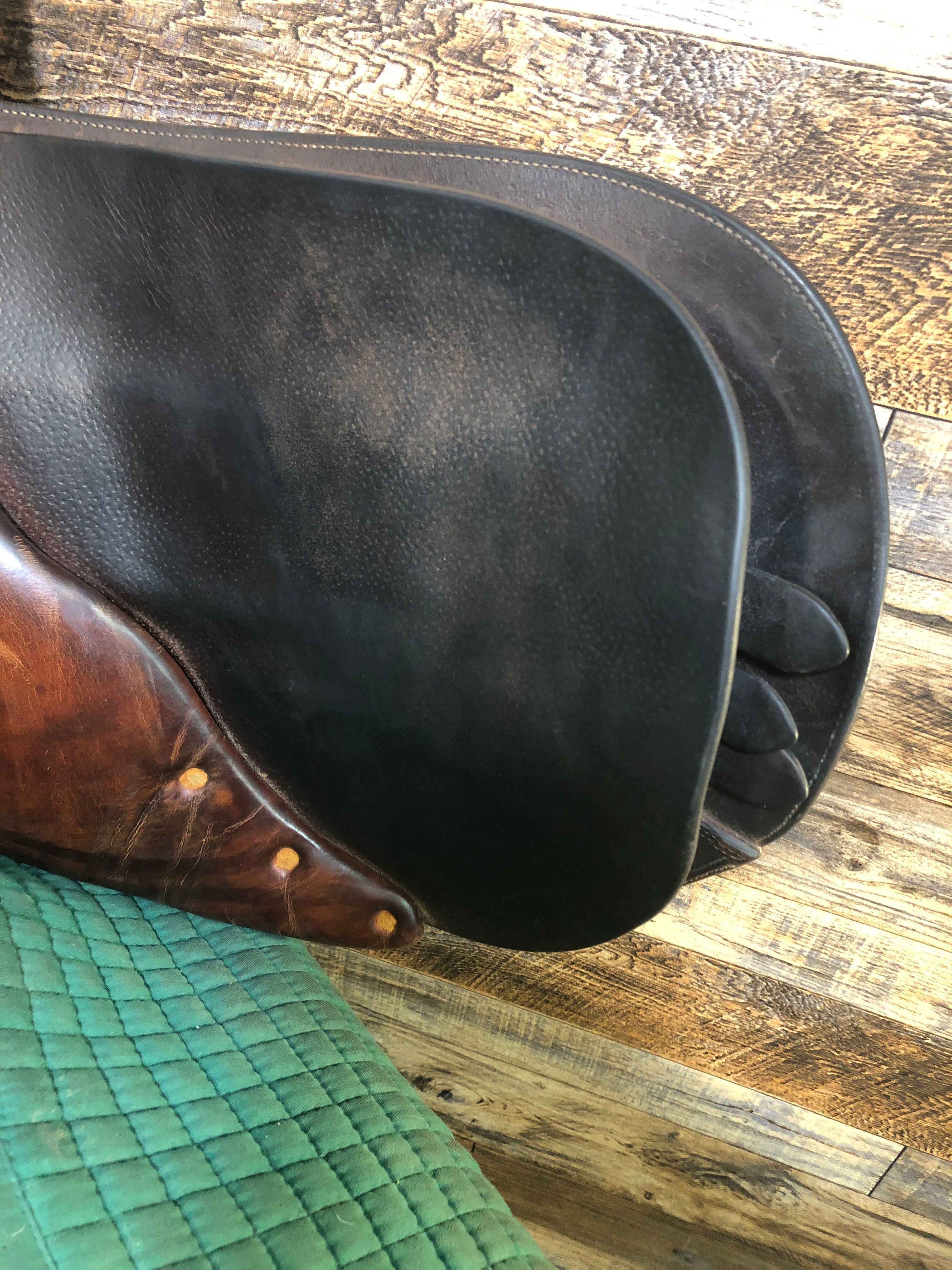 18" Butet Close Contact Saddle