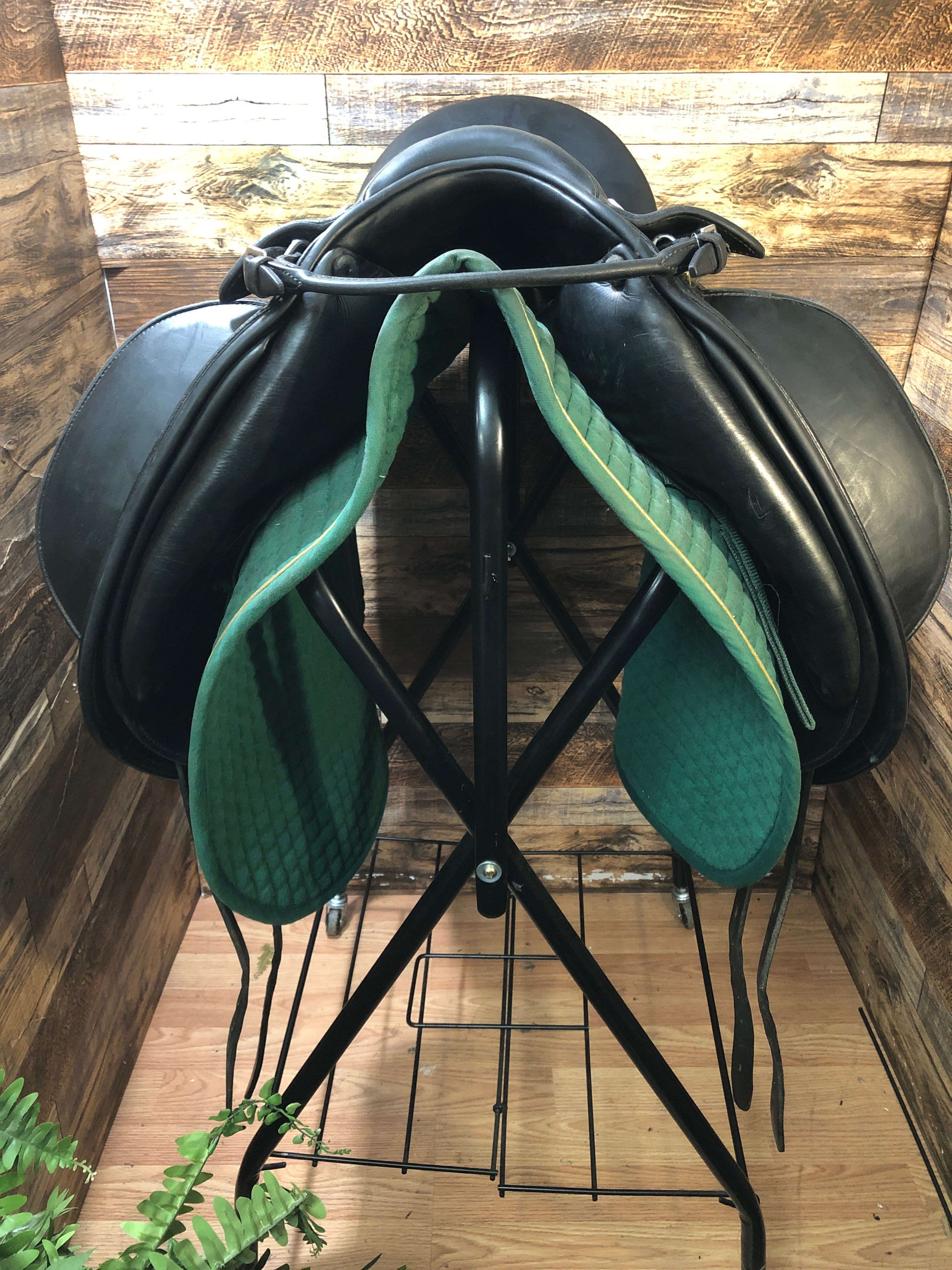 17.5" Erreplus Dressage Saddle