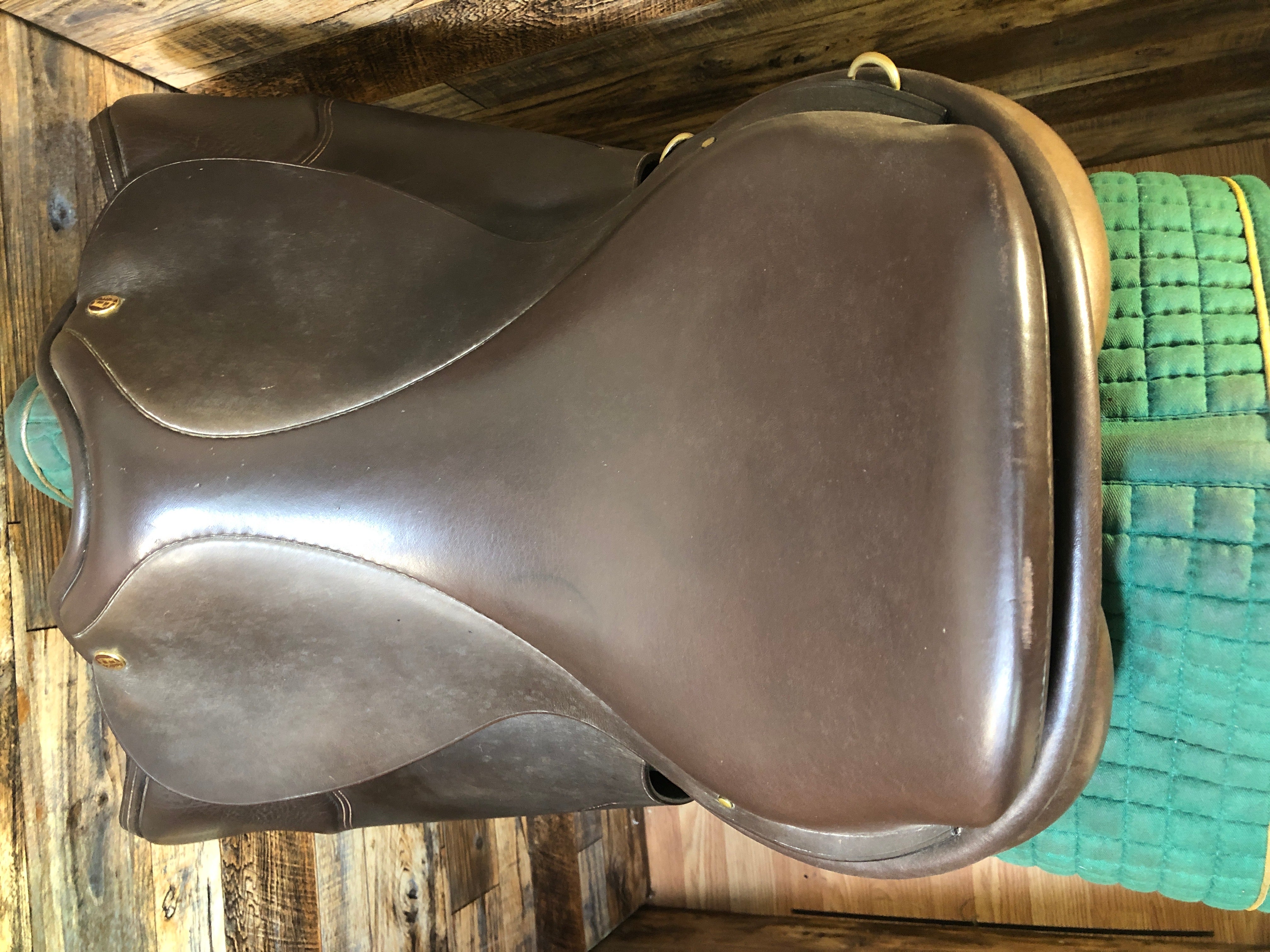 17.5" Lauriche Close Contact Saddle