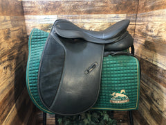 18" Thorowgood Synthetic Dressage Saddle