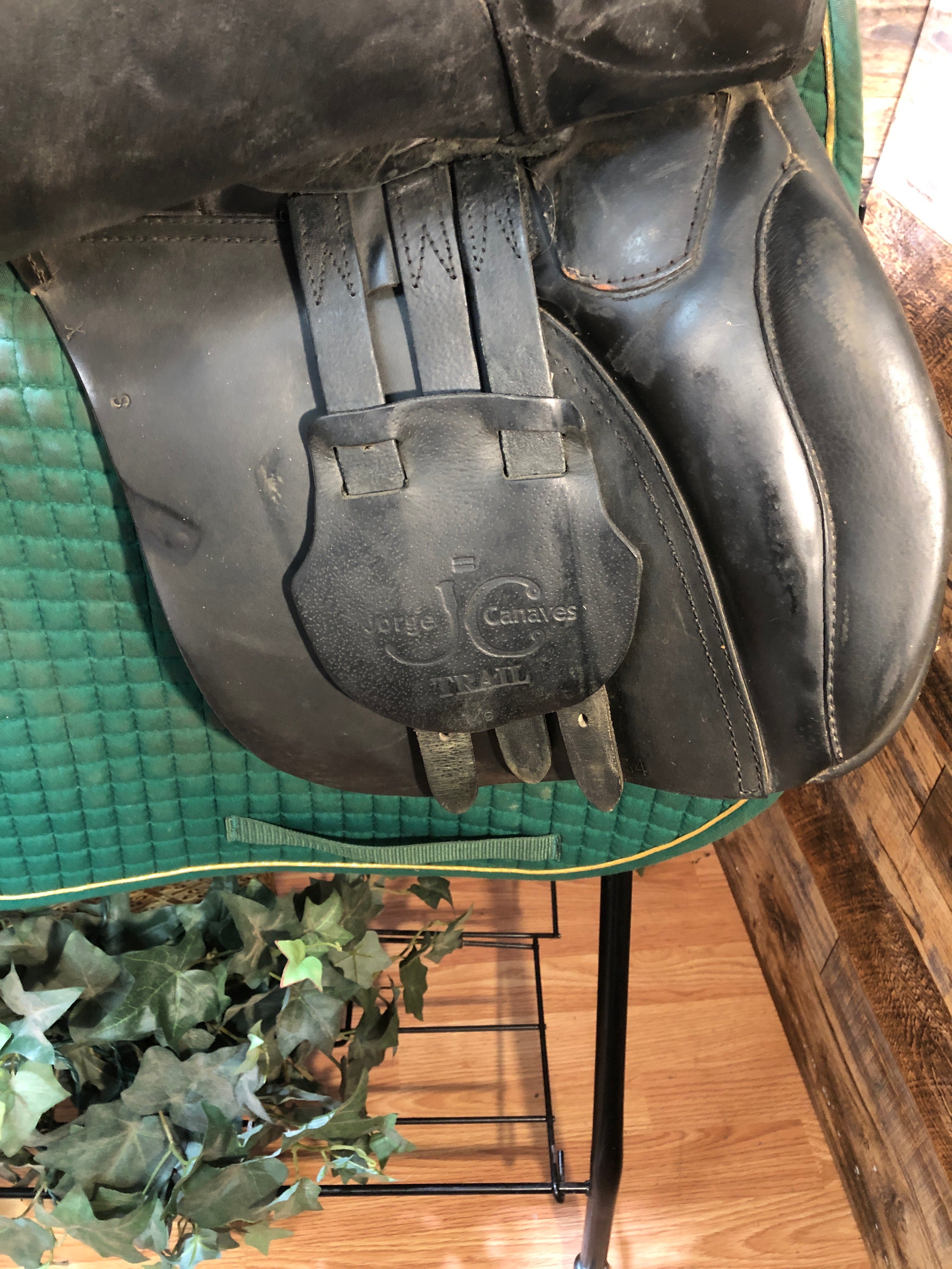19" Jorge Canaves Trail Saddle