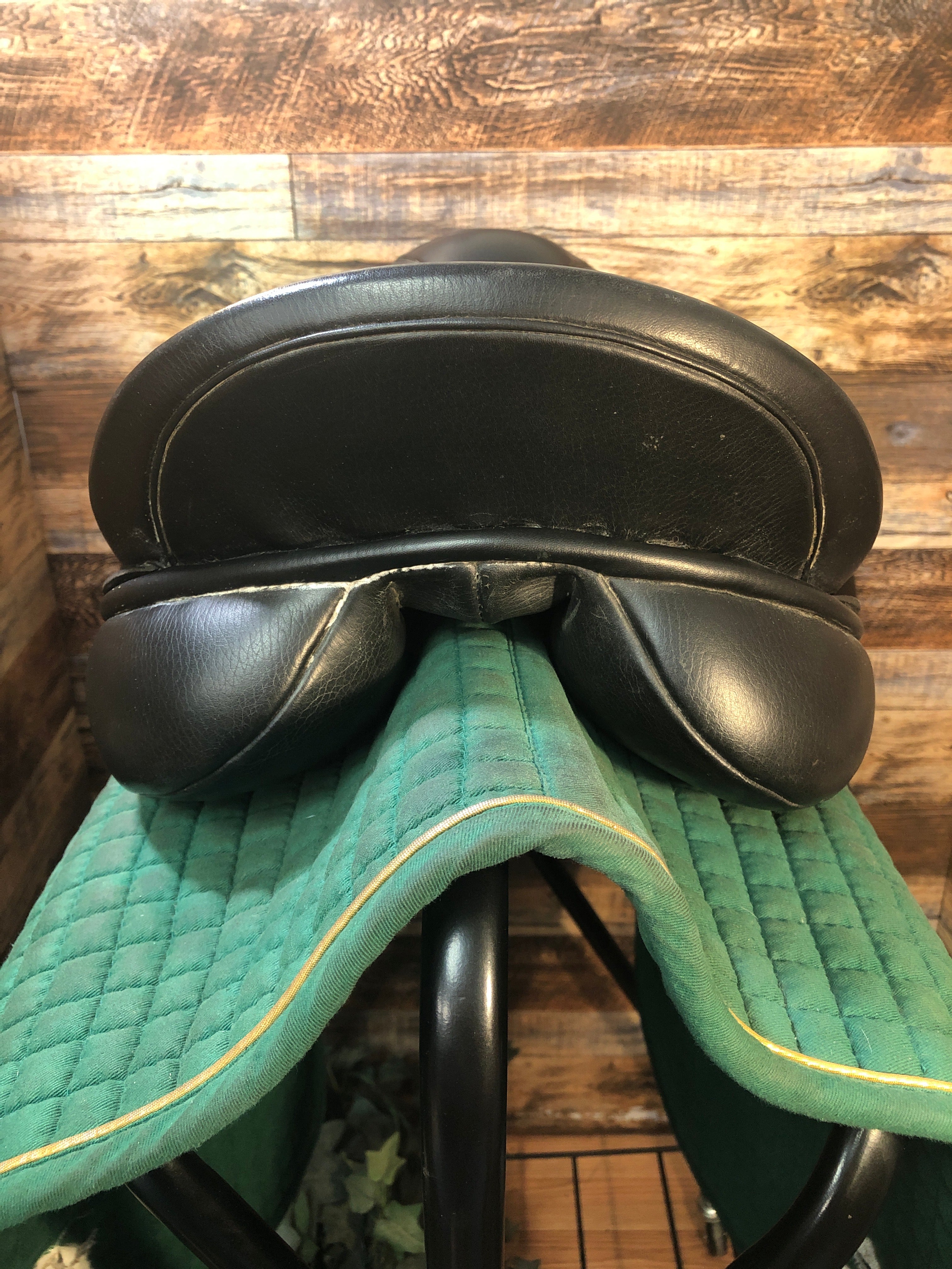 17" County Connect Dressage Saddle