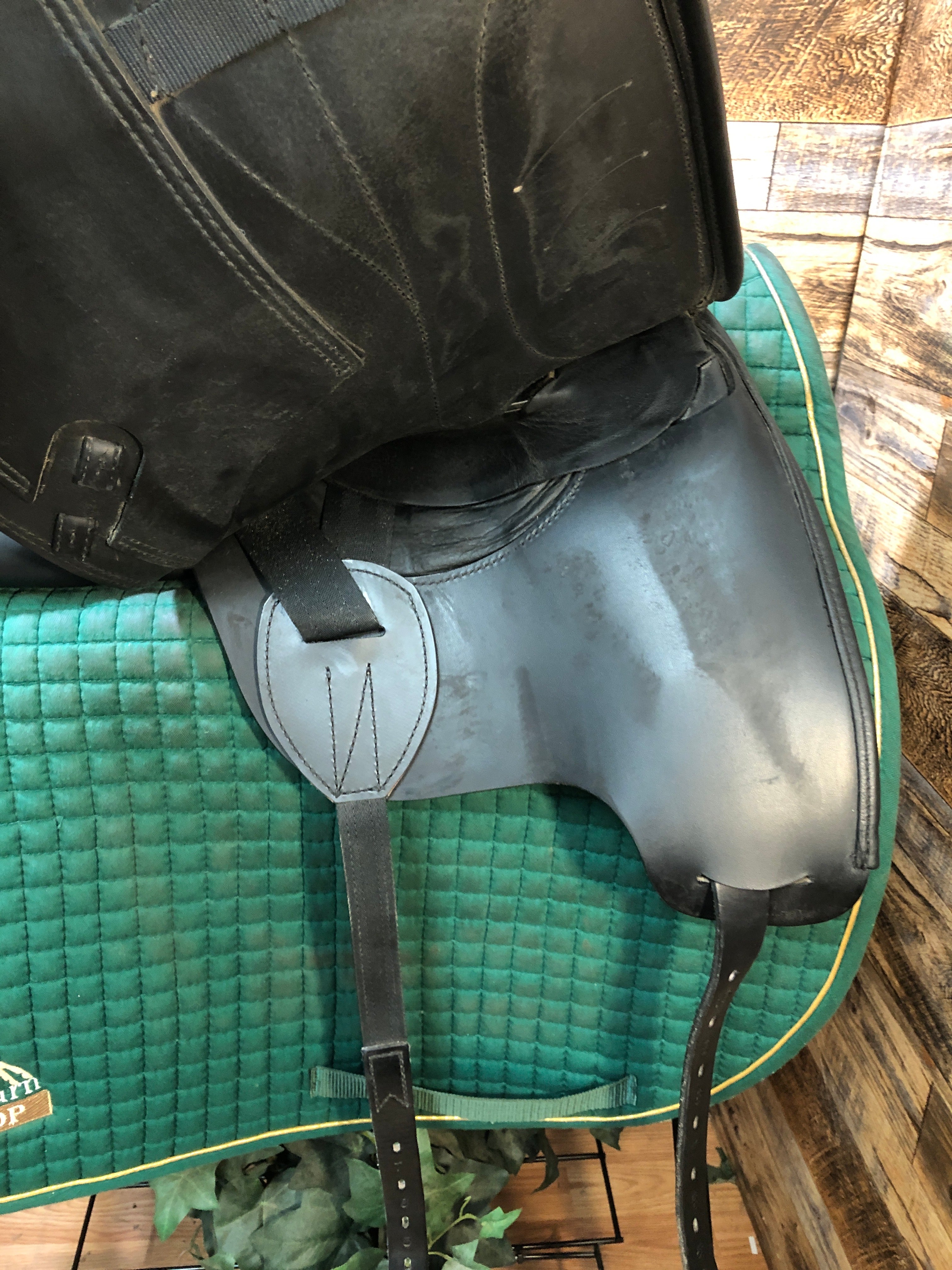 18" Prestige D2K Dressage Saddle