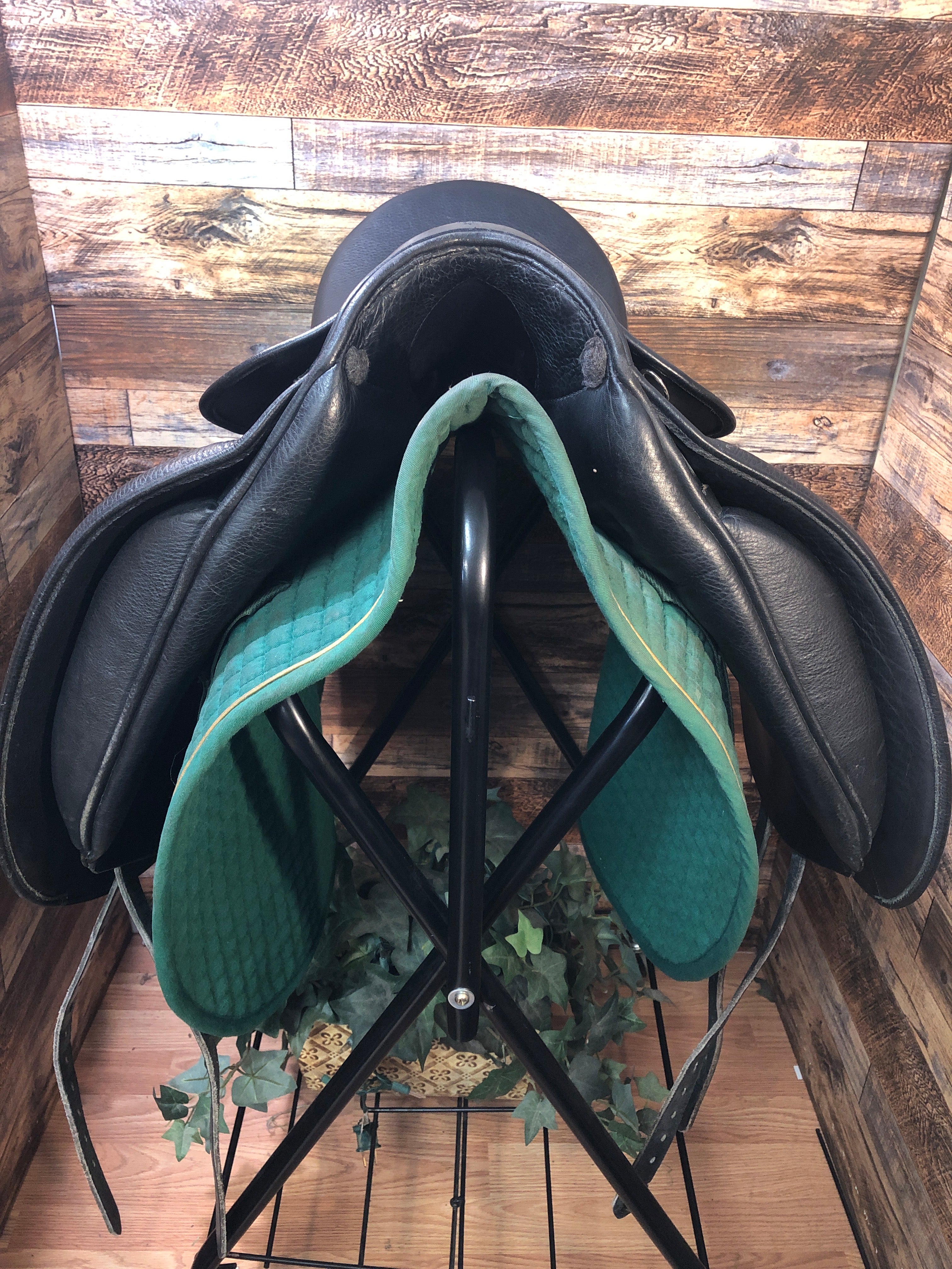 18" Stubben Maestro Dressage (2016)