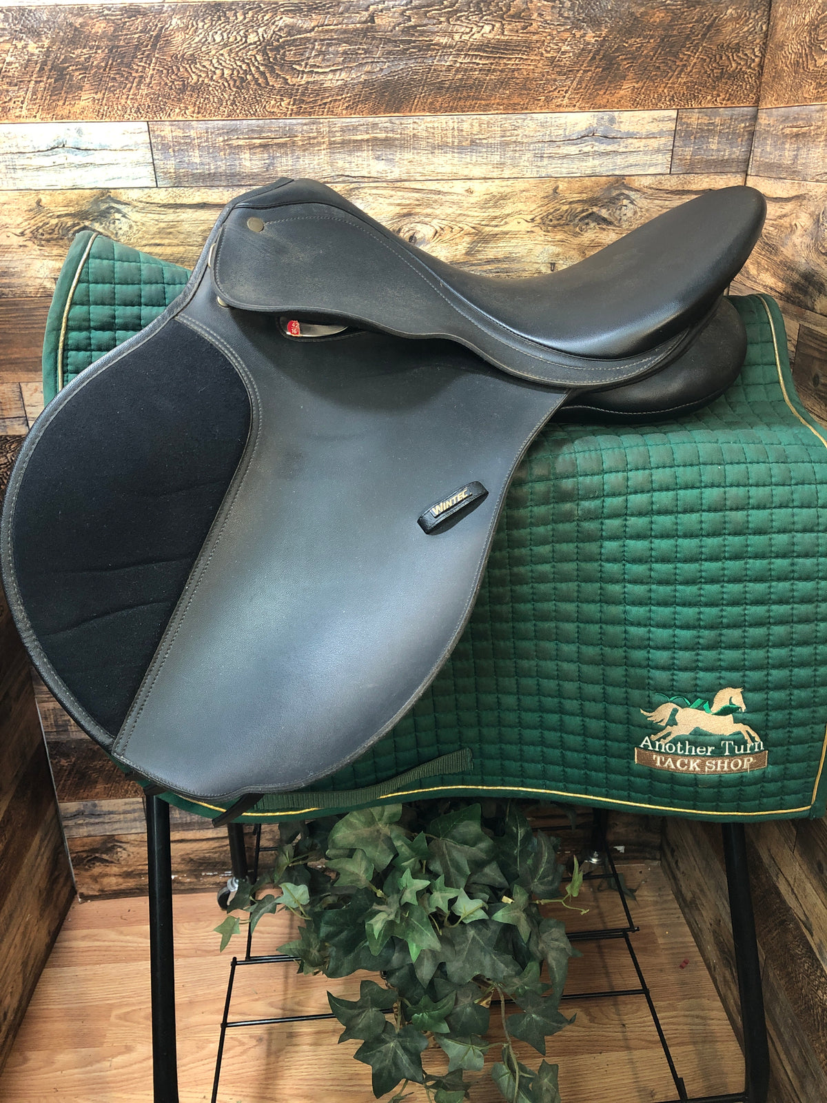 16.5" Wintec All Purpose Saddle